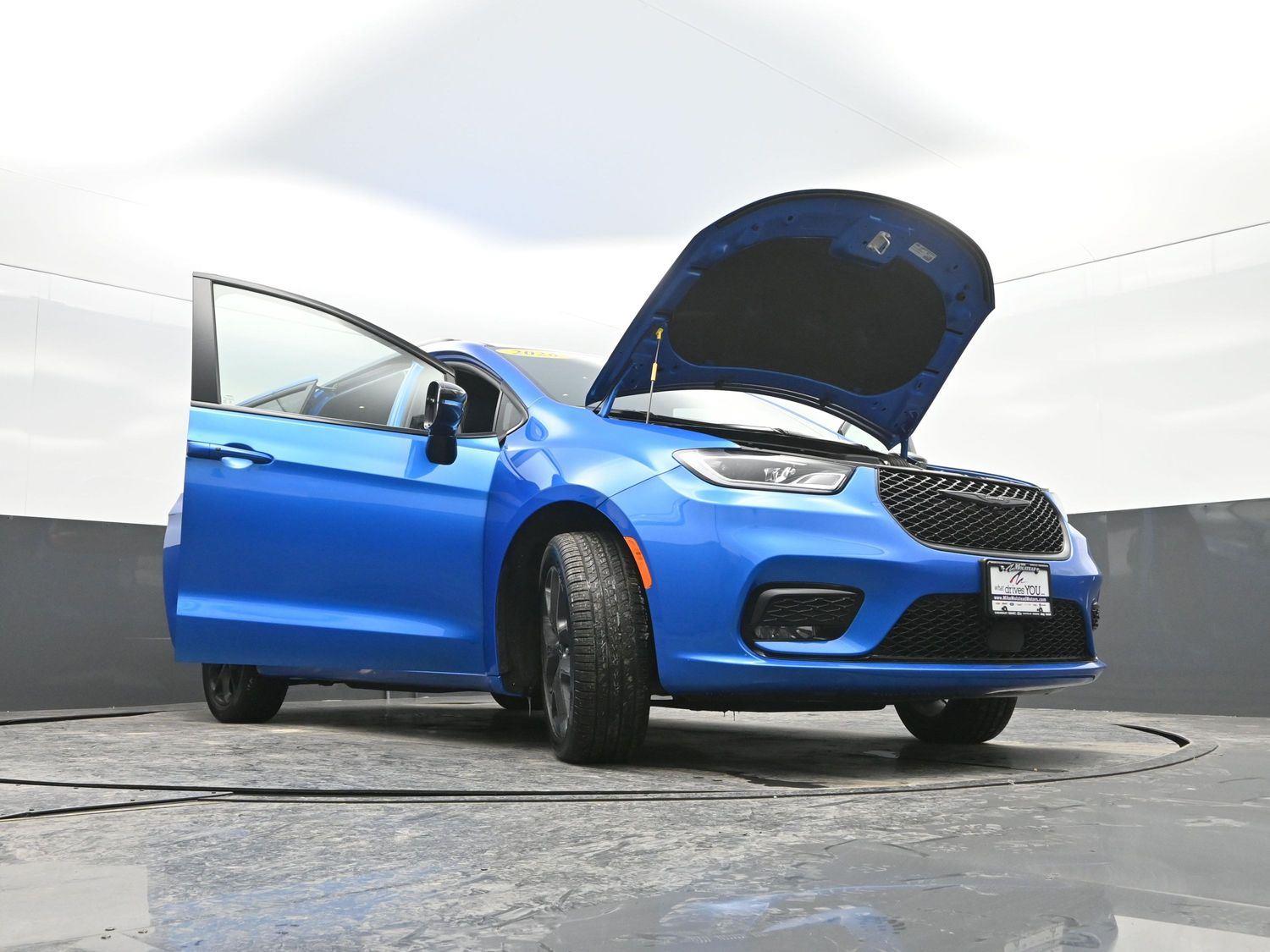 New 2026 Hydro Blue Pearlcoat Chrysler Select image 51