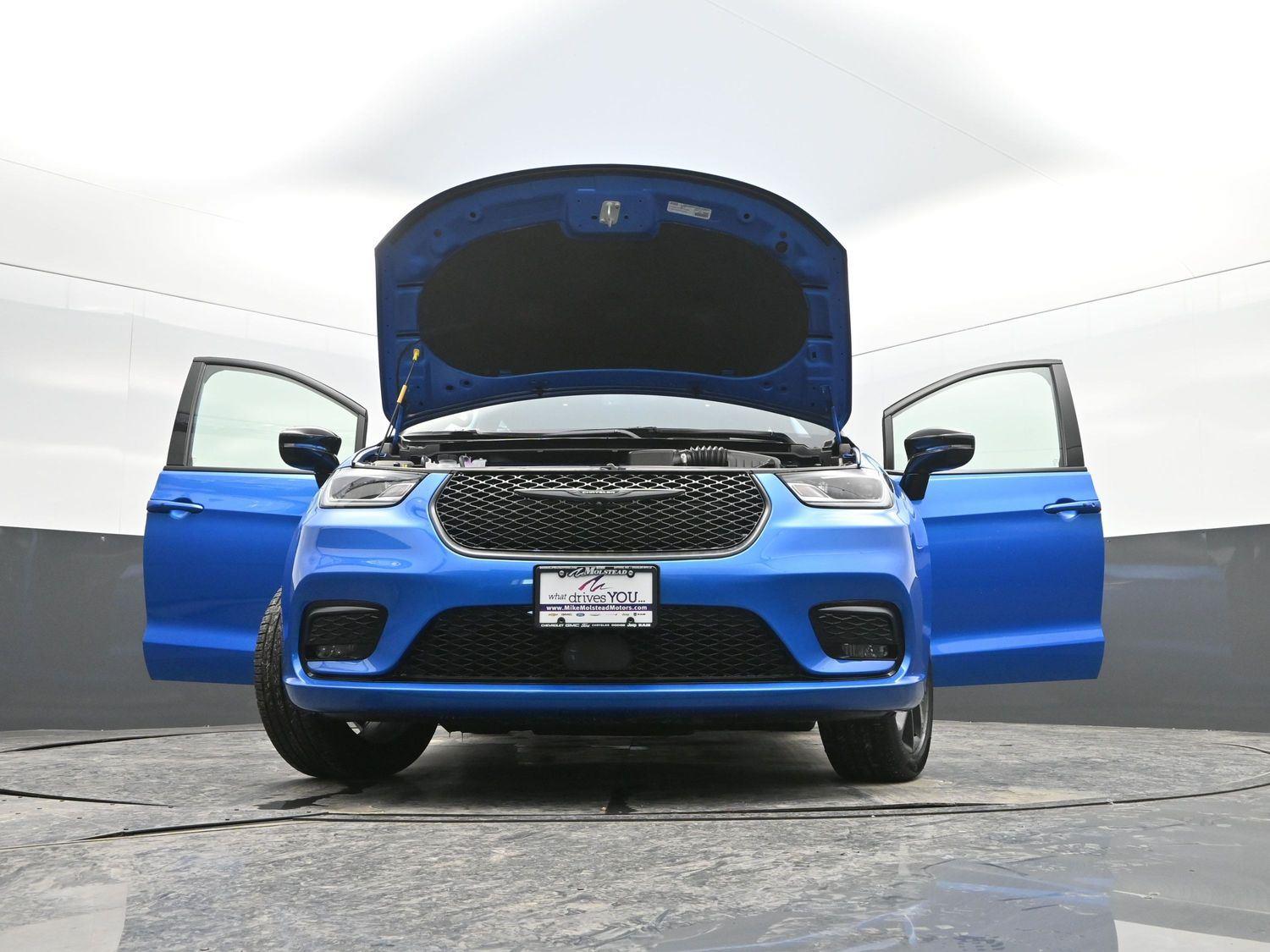 New 2026 Hydro Blue Pearlcoat Chrysler Select image 53