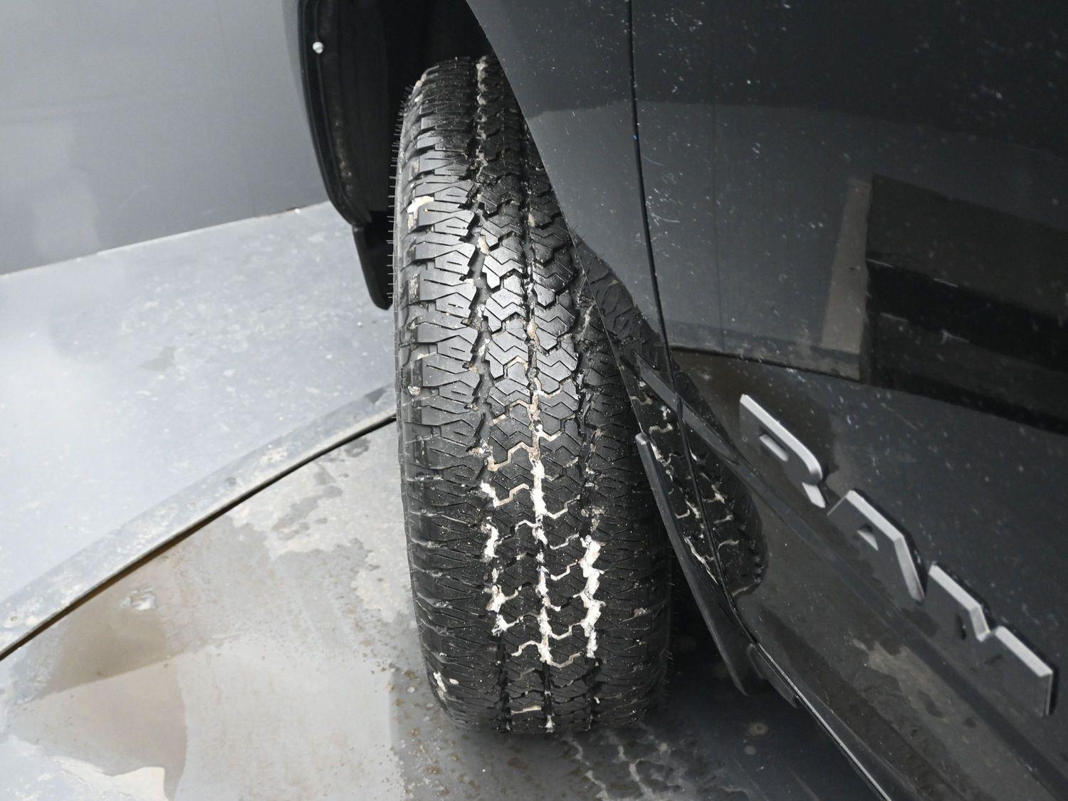 New 2026 Diamond Black Crystal Pearlcoat Ram Laramie image 5