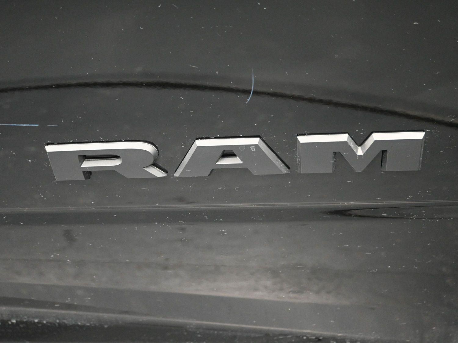 New 2026 Diamond Black Crystal Pearlcoat Ram Laramie image 8