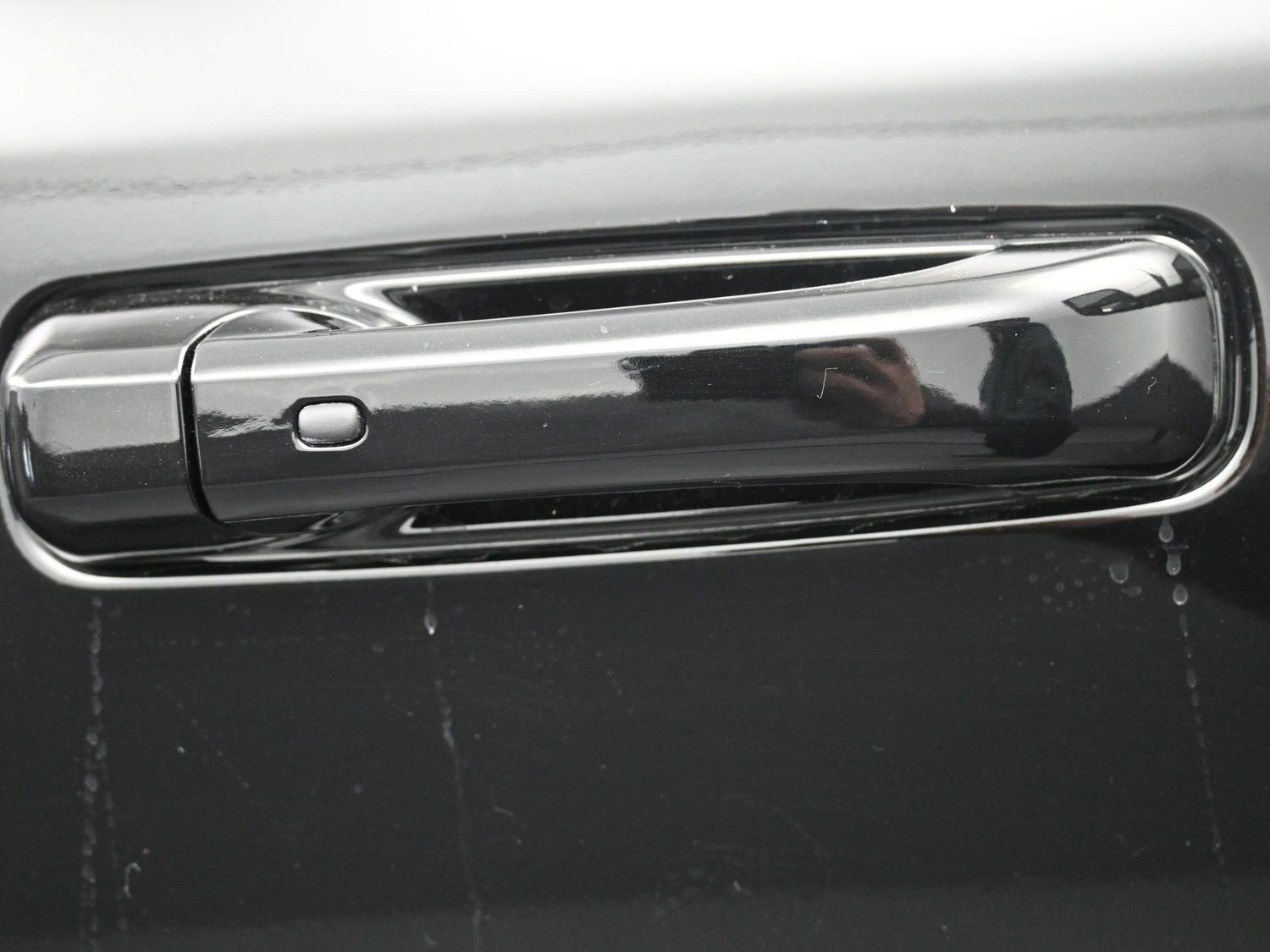 New 2026 Diamond Black Crystal Pearlcoat Ram Laramie image 9