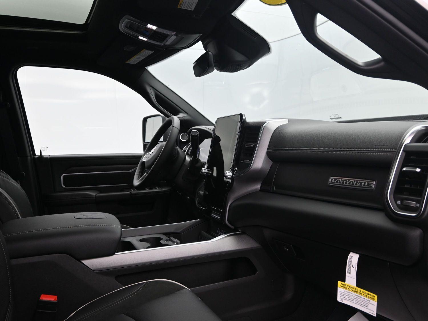 New 2026 Diamond Black Crystal Pearlcoat Ram Laramie image 14