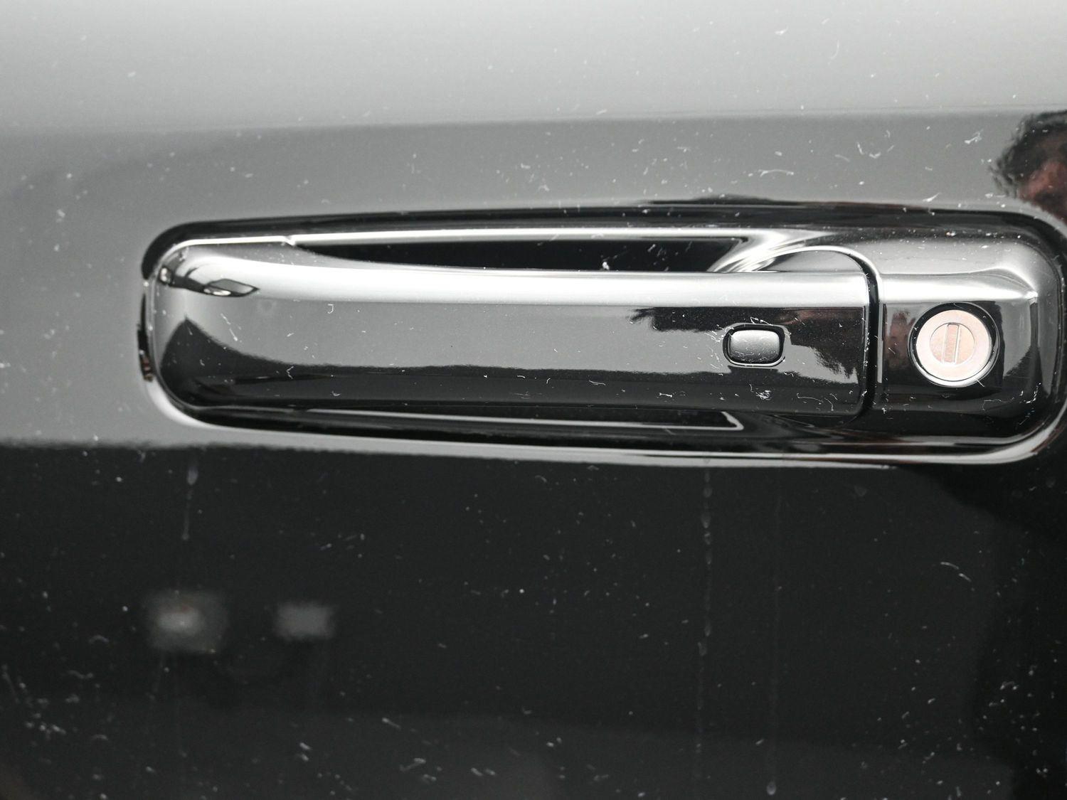 New 2026 Diamond Black Crystal Pearlcoat Ram Laramie image 21