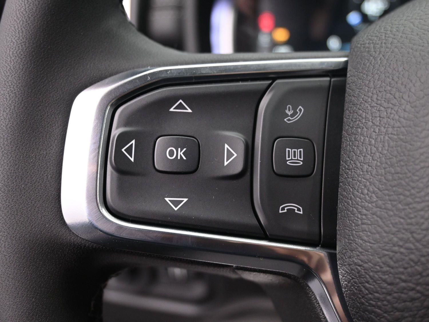 New 2026 Diamond Black Crystal Pearlcoat Ram Laramie image 28