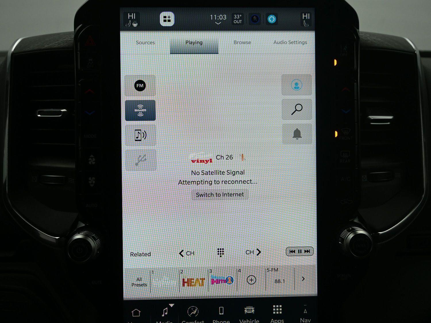 New 2026 Diamond Black Crystal Pearlcoat Ram Laramie image 32