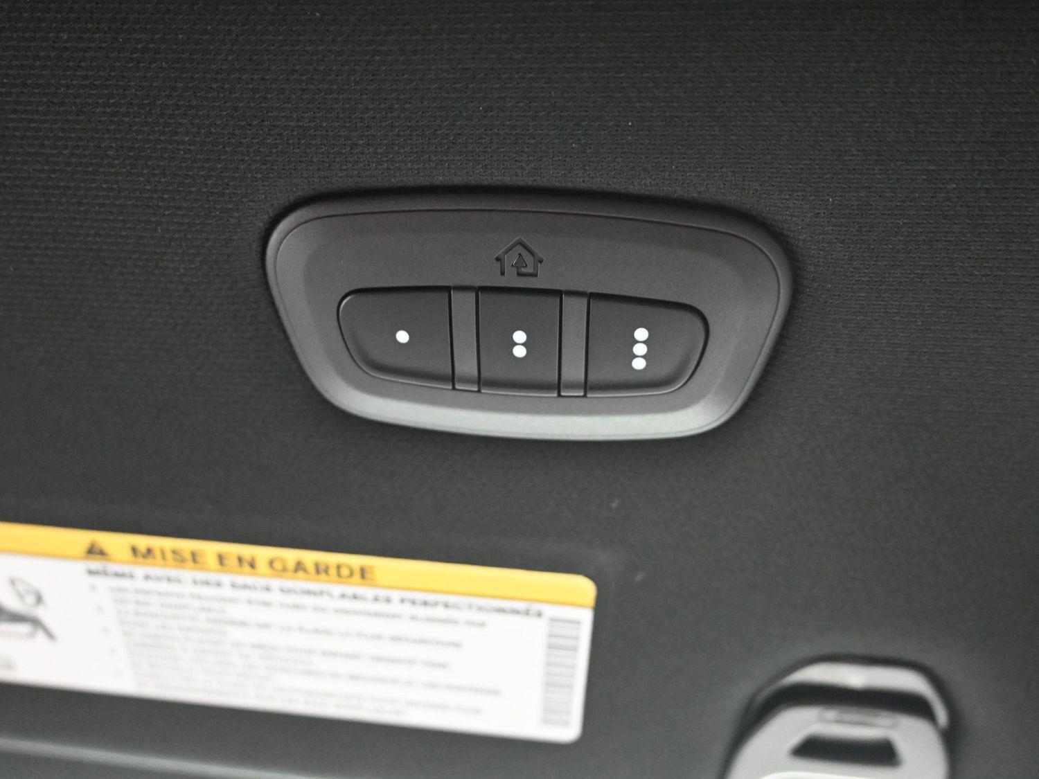 New 2026 Diamond Black Crystal Pearlcoat Ram Laramie image 38