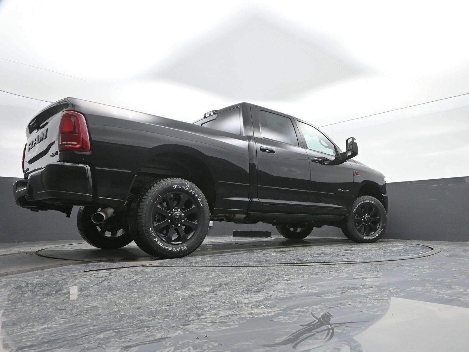 New 2026 Diamond Black Crystal Pearlcoat Ram Laramie image 41