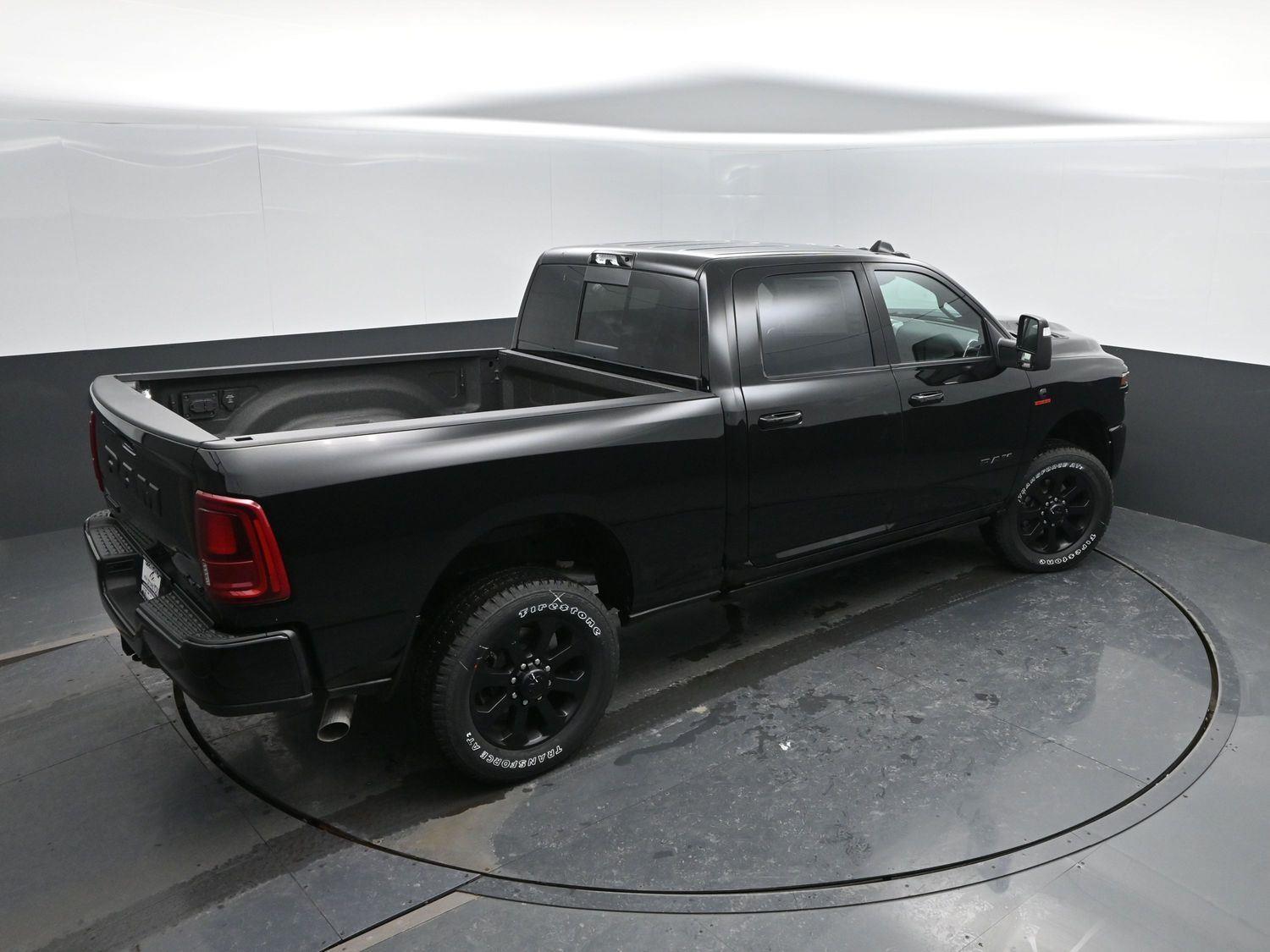 New 2026 Diamond Black Crystal Pearlcoat Ram Laramie image 45