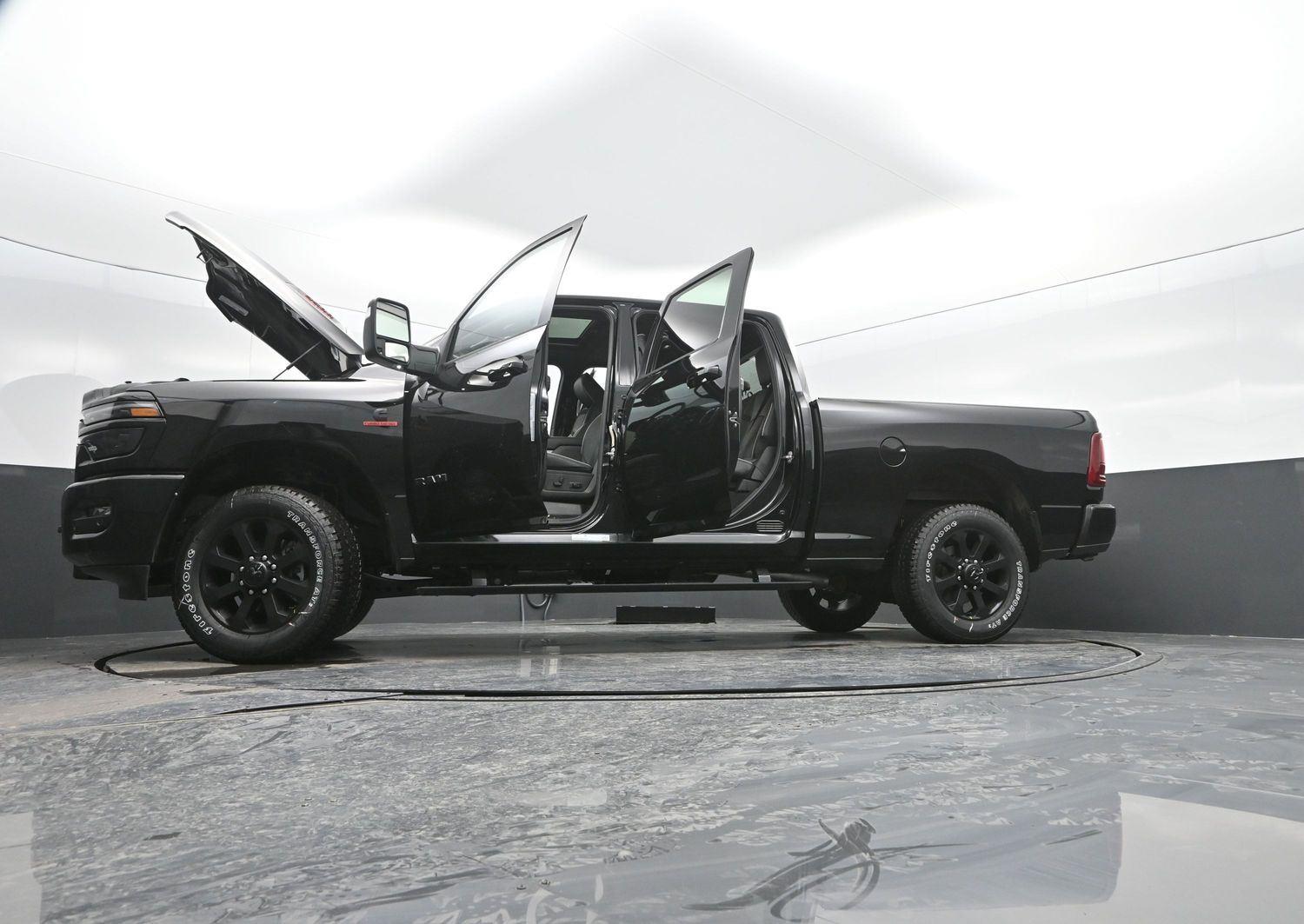 New 2026 Diamond Black Crystal Pearlcoat Ram Laramie image 57