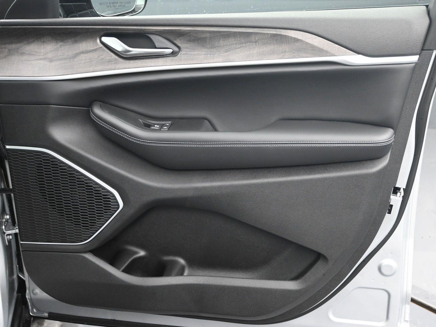 New 2026 Silver Zynith Jeep Limited image 7