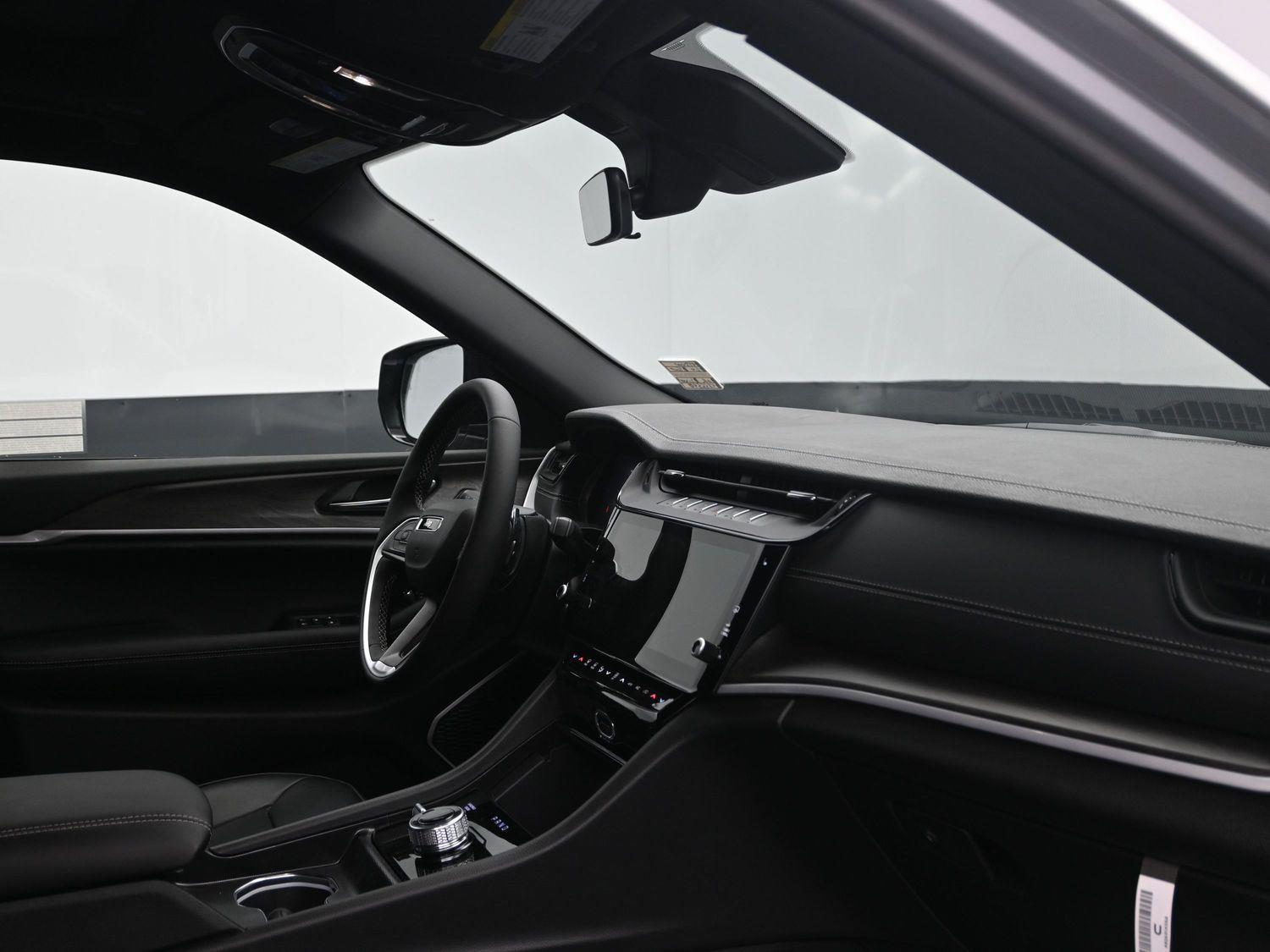 New 2026 Silver Zynith Jeep Limited image 10