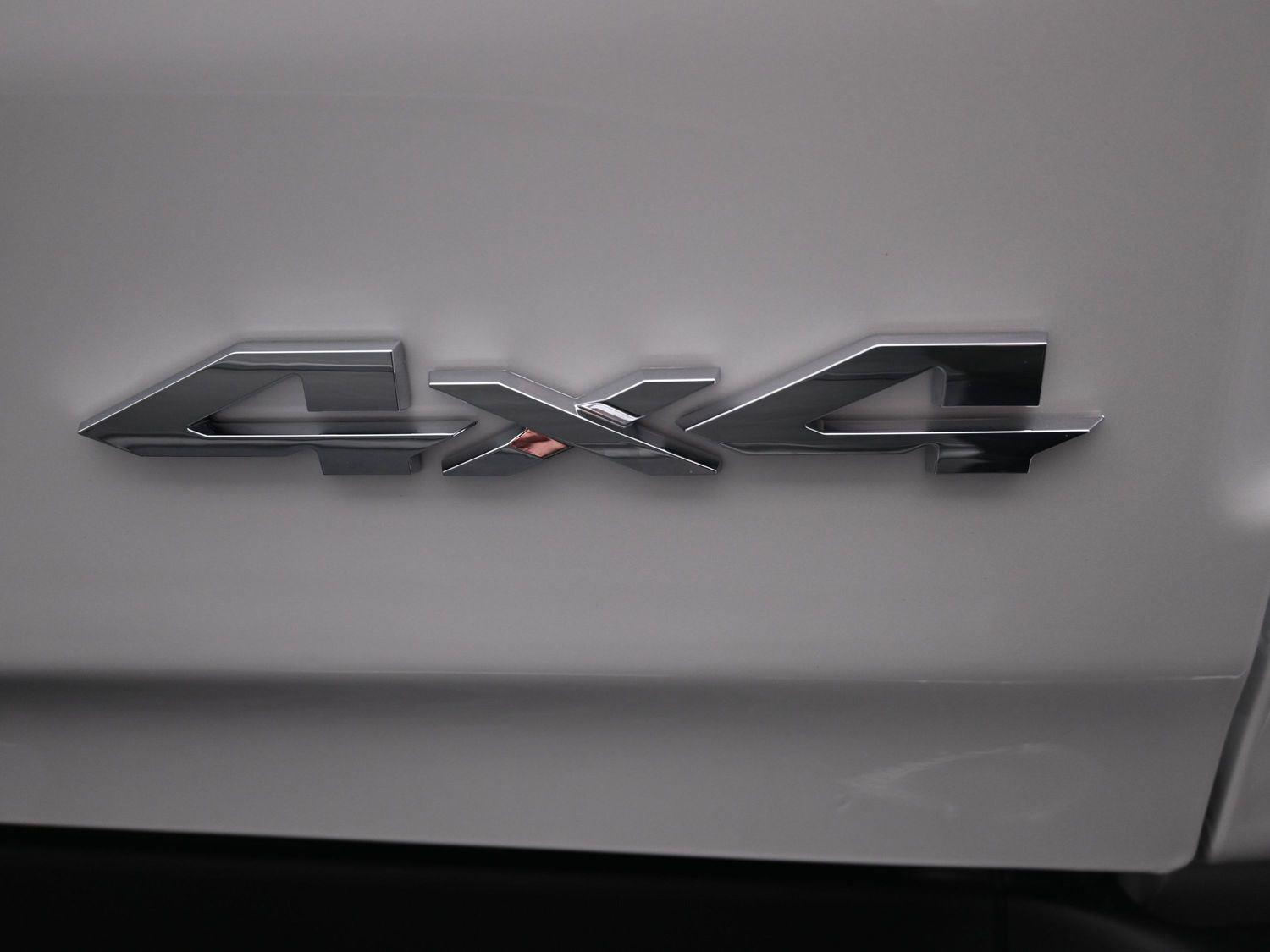 New 2026 Ivory White Tri-Coat Pearlcoat Ram Laramie image 17