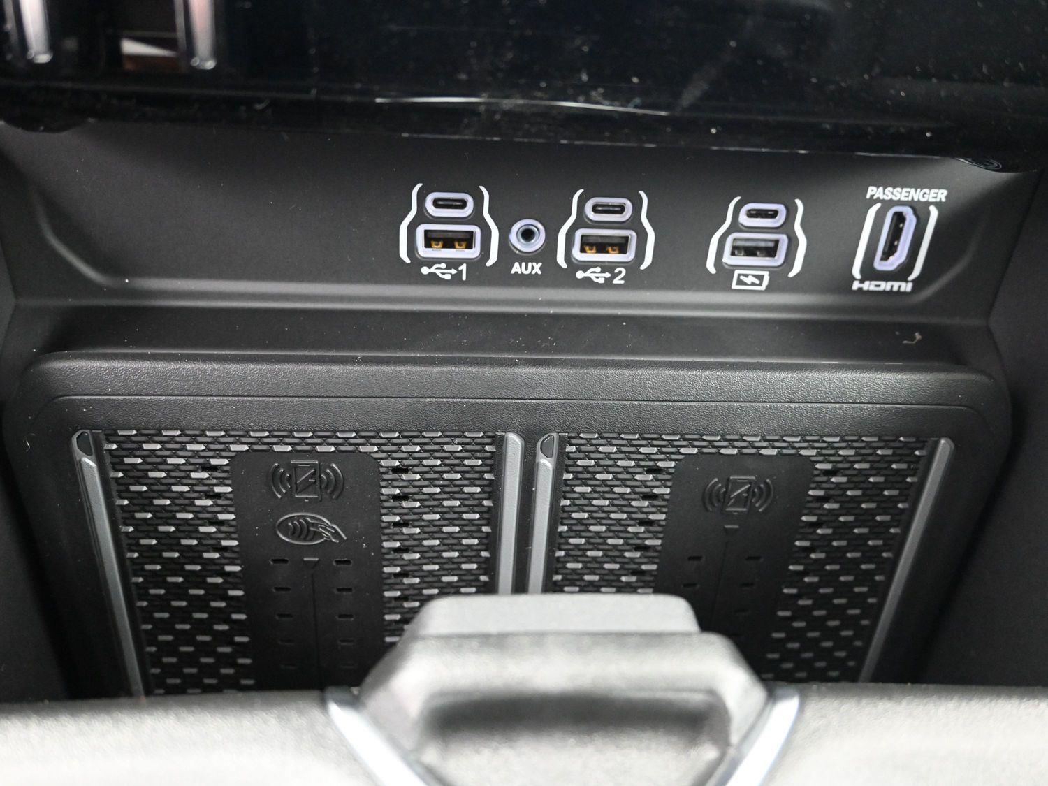 New 2026 Ivory White Tri-Coat Pearlcoat Ram Laramie image 33