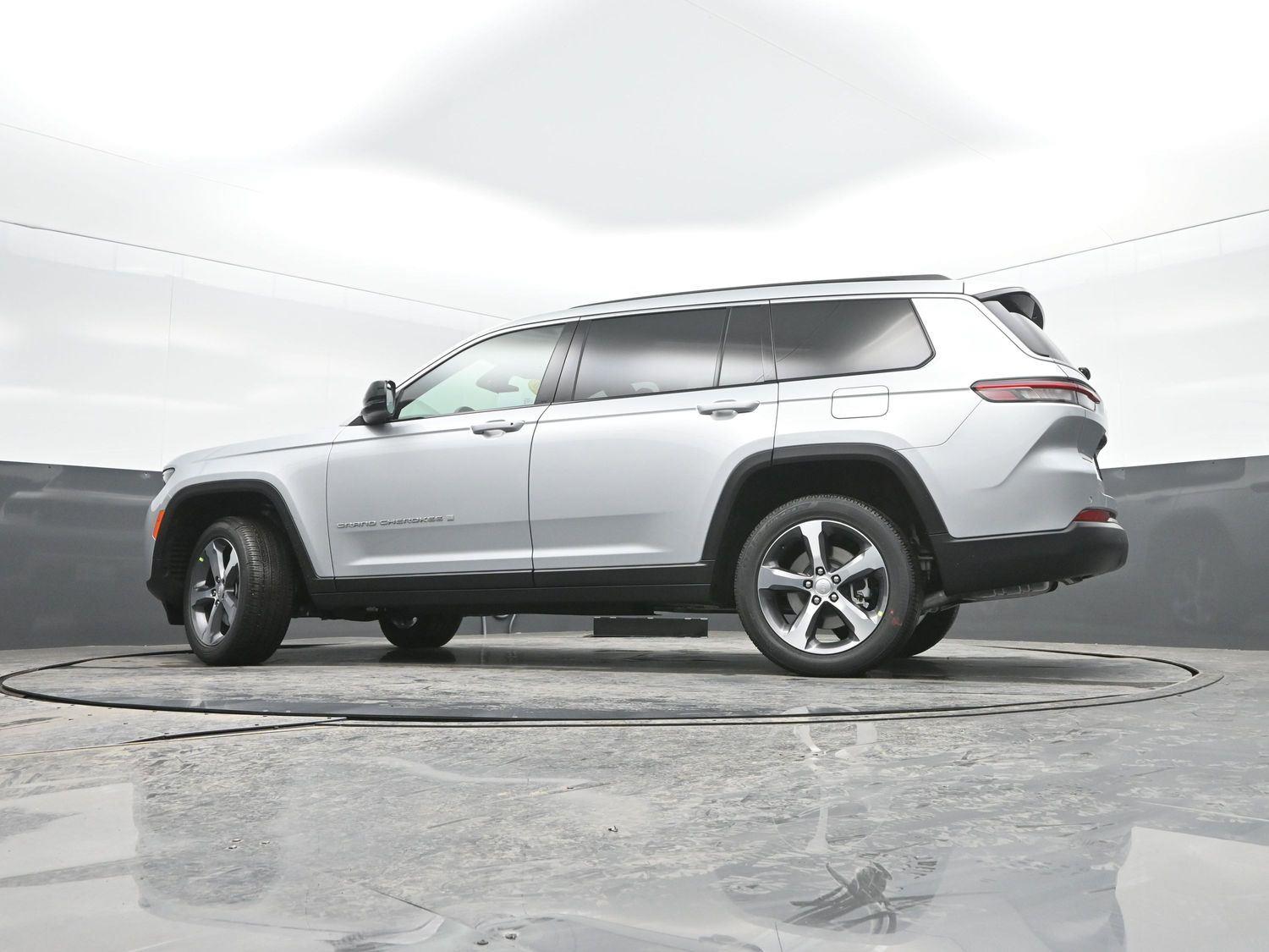 New 2026 Silver Zynith Jeep Limited image 36