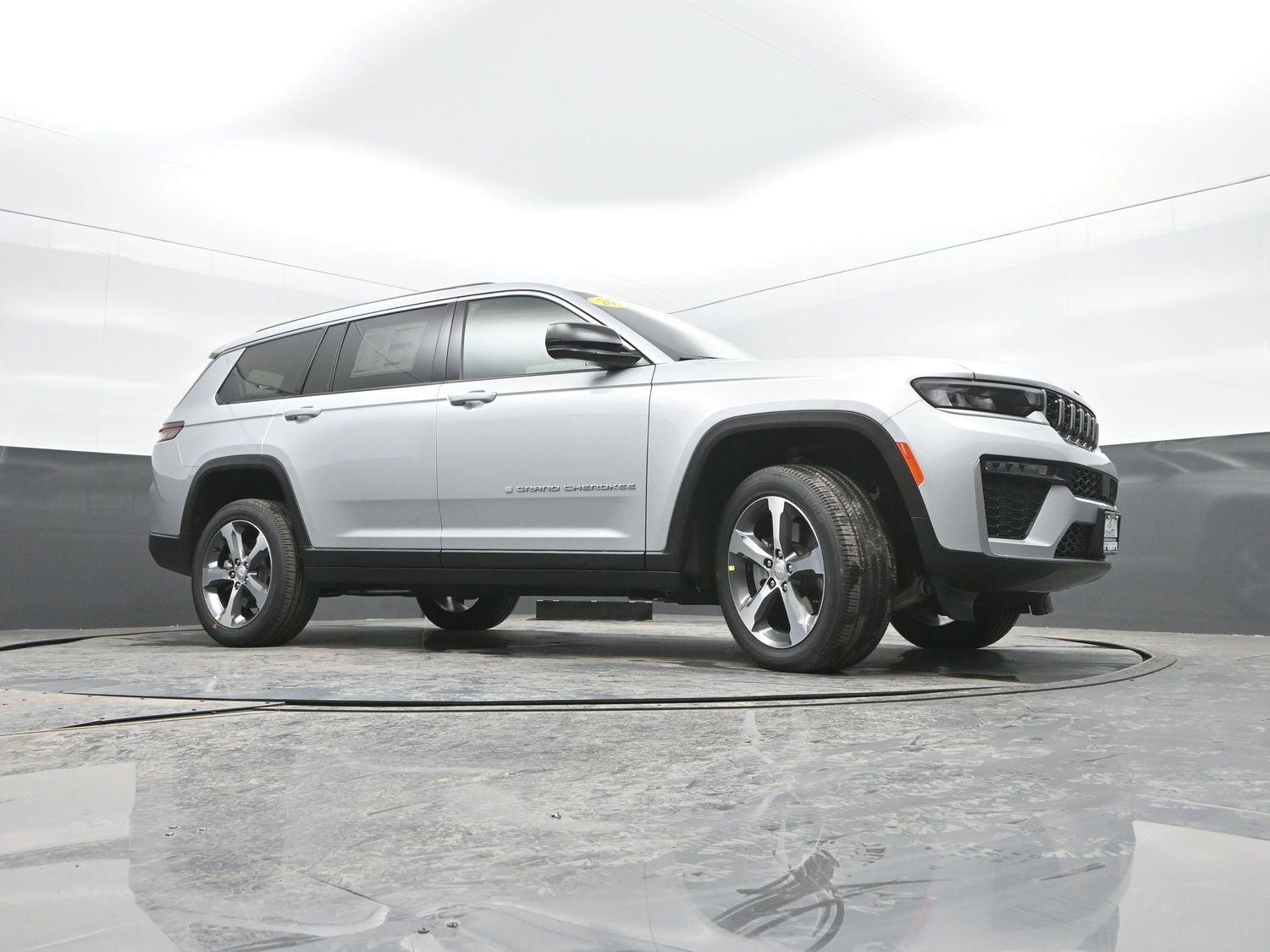 New 2026 Silver Zynith Jeep Limited image 38