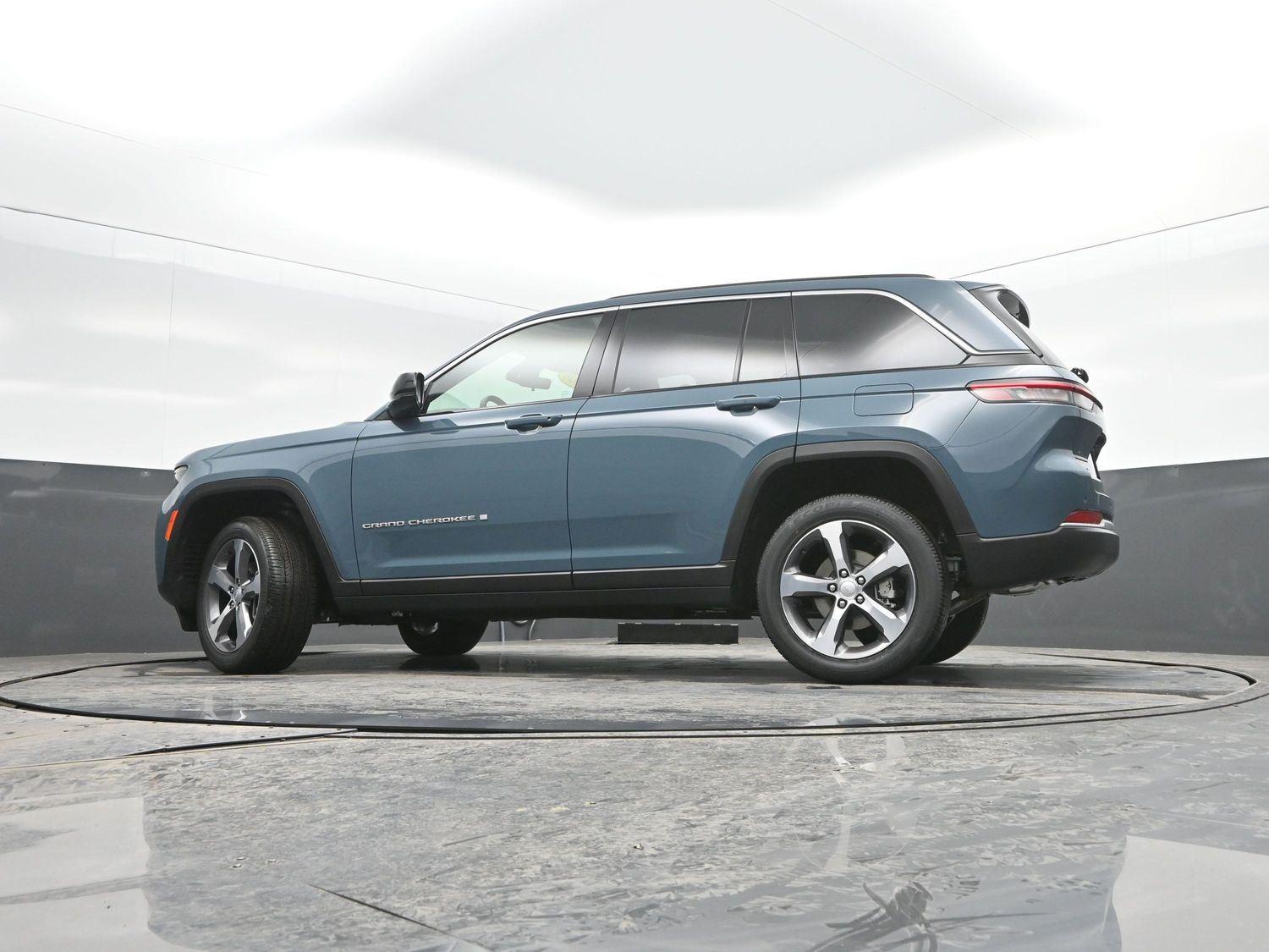 New 2026 Steel Blue Jeep Limited image 33