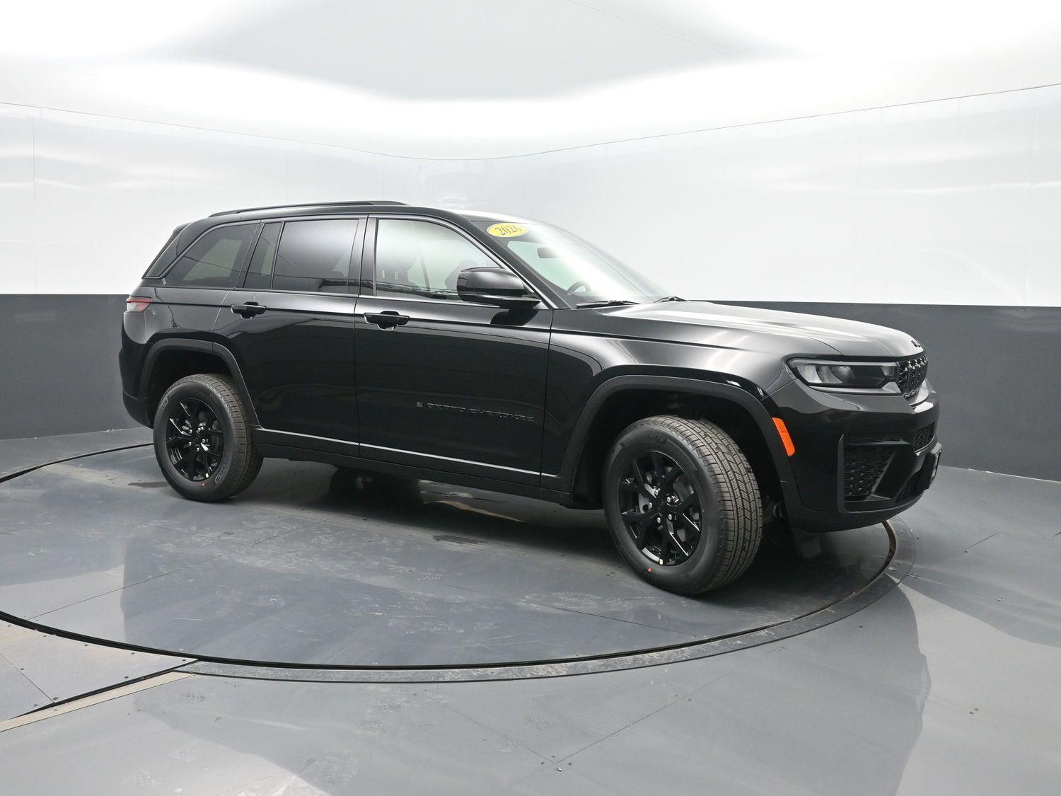 New 2026 Diamond Black Crystal Pearlcoat Jeep Laredo Altitude image 4
