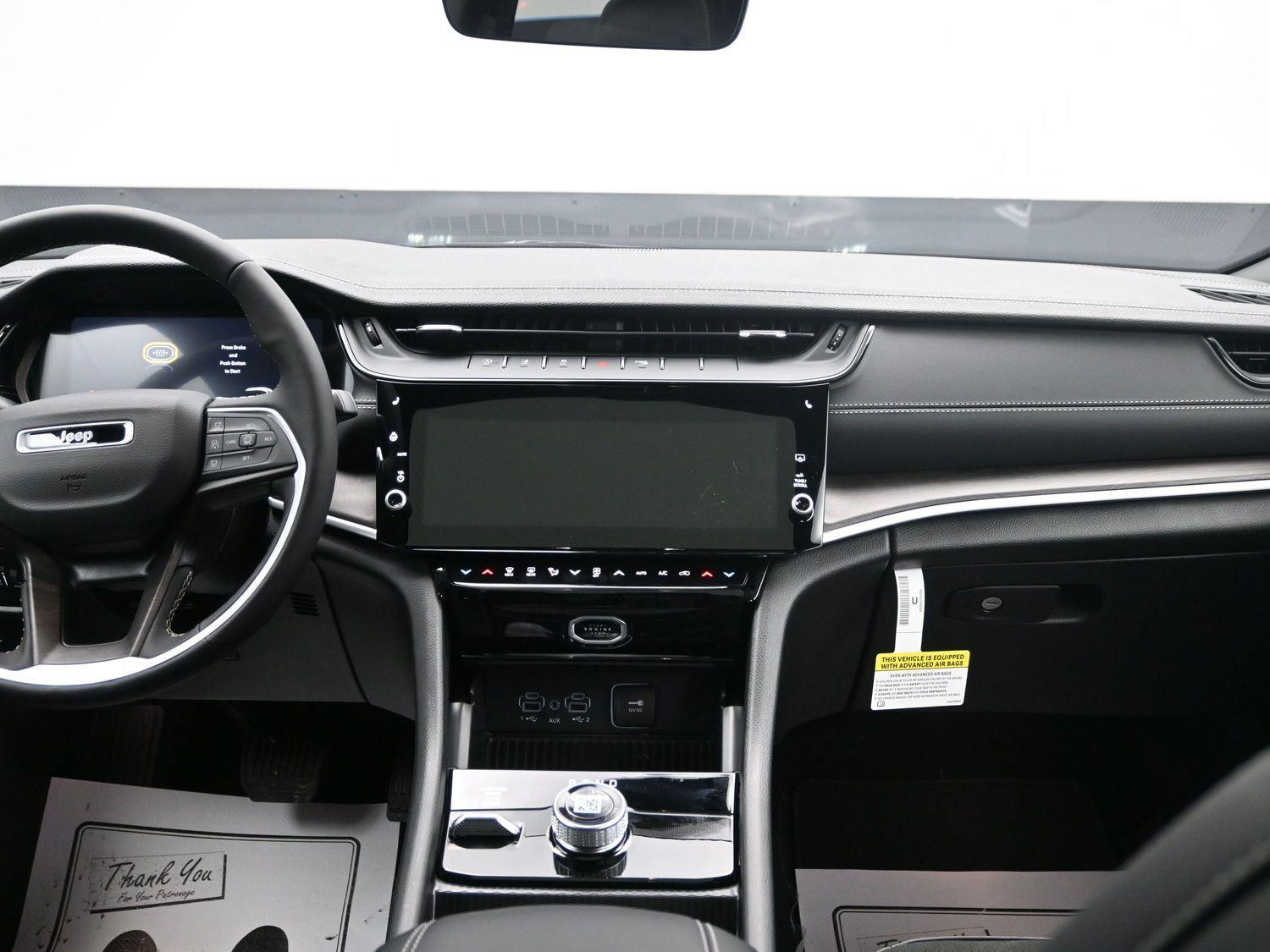 New 2026 Diamond Black Crystal Pearlcoat Jeep Laredo Altitude image 11