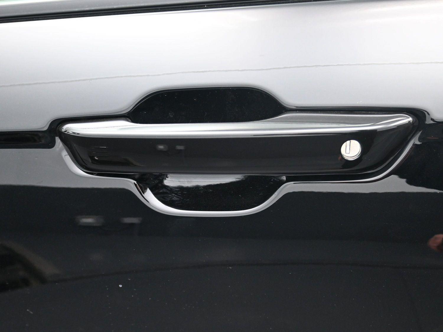 New 2026 Diamond Black Crystal Pearlcoat Jeep Laredo Altitude image 14