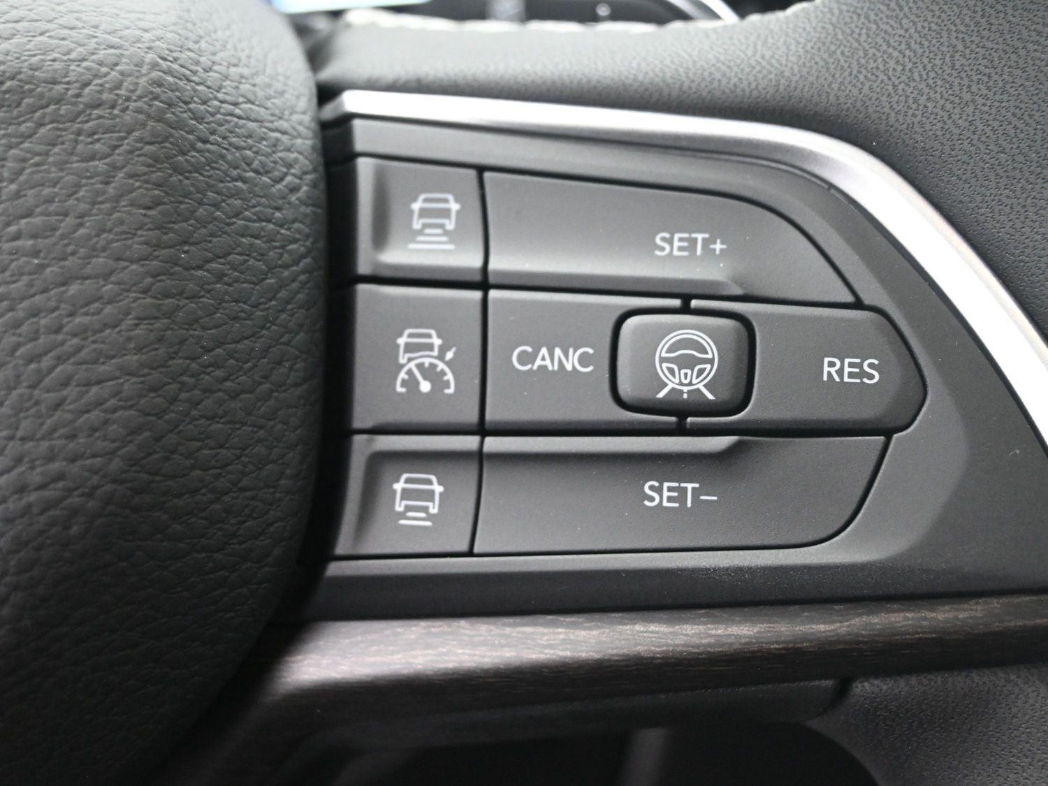 New 2026 Diamond Black Crystal Pearlcoat Jeep Laredo Altitude image 20