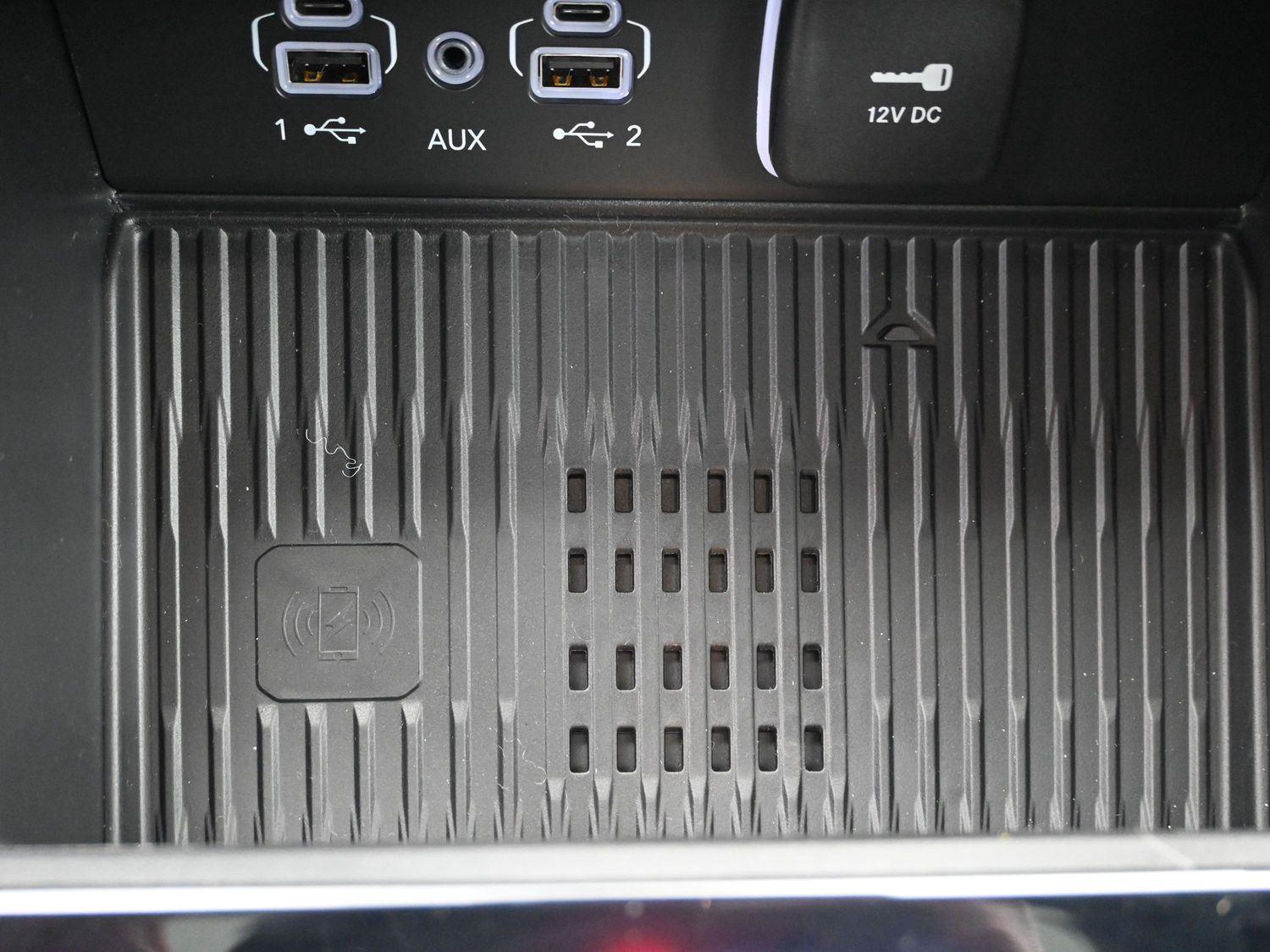 New 2026 Diamond Black Crystal Pearlcoat Jeep Laredo Altitude image 27