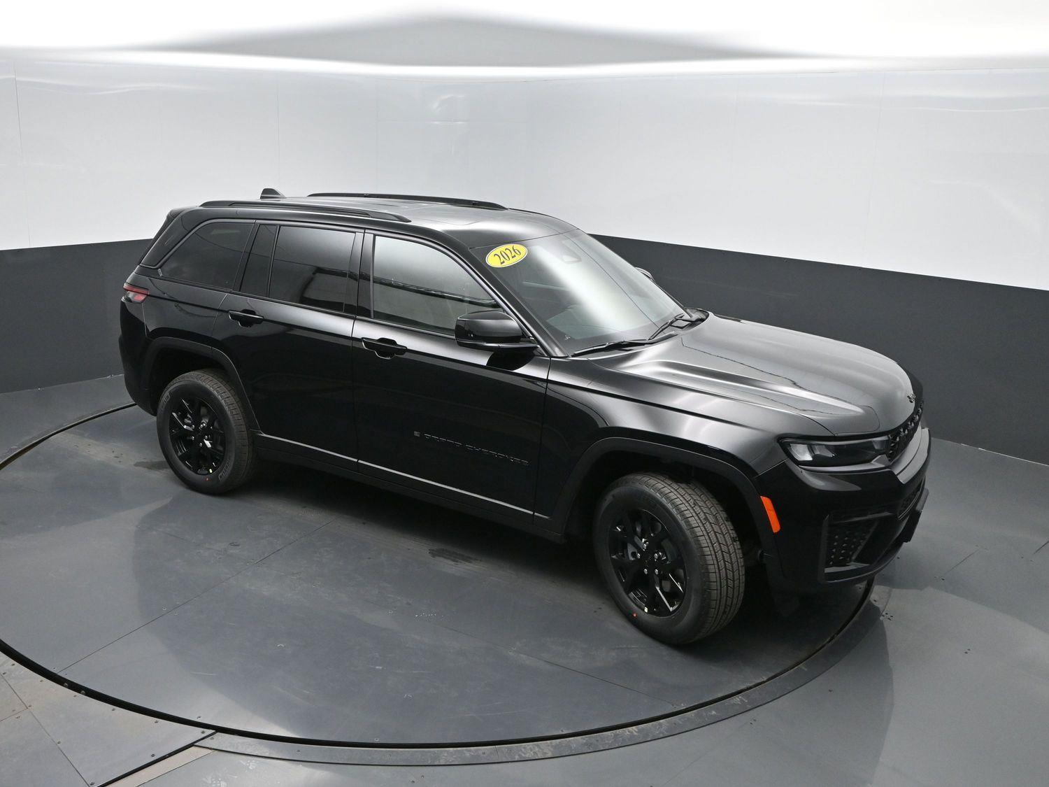 New 2026 Diamond Black Crystal Pearlcoat Jeep Laredo Altitude image 37