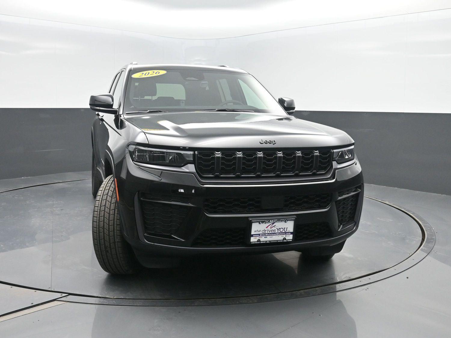 New 2026 Diamond Black Crystal Pearlcoat Jeep Laredo Altitude image 40