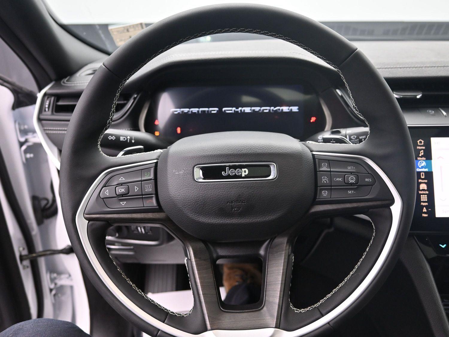 New 2026 Bright White Clearcoat Jeep Laredo Altitude image 18