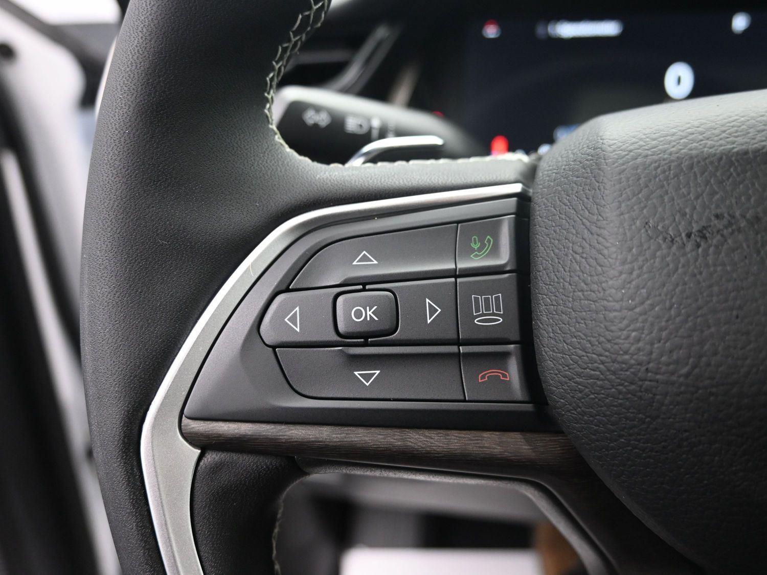 New 2026 Bright White Clearcoat Jeep Laredo Altitude image 19