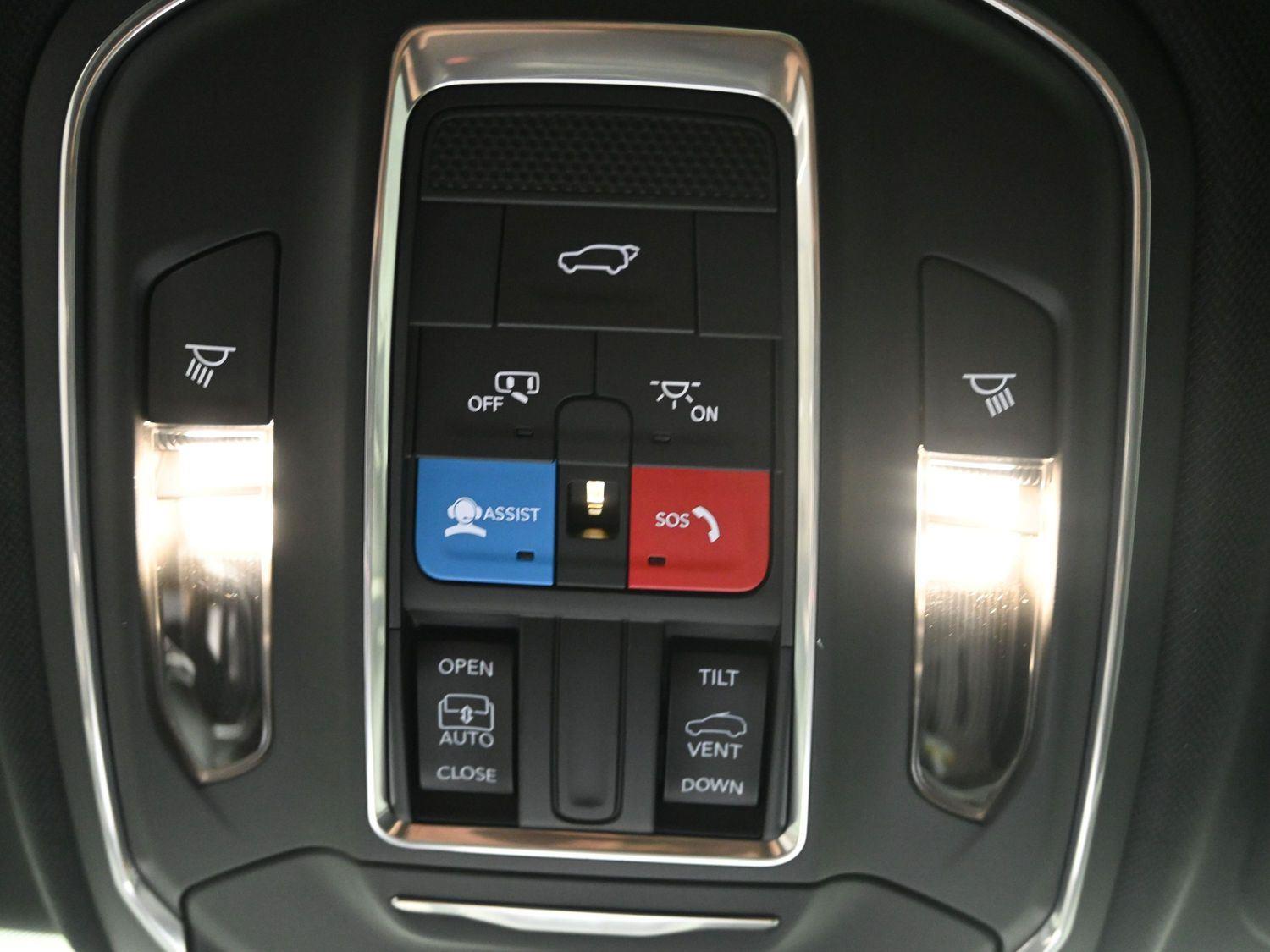 New 2026 Bright White Clearcoat Jeep Laredo Altitude image 29