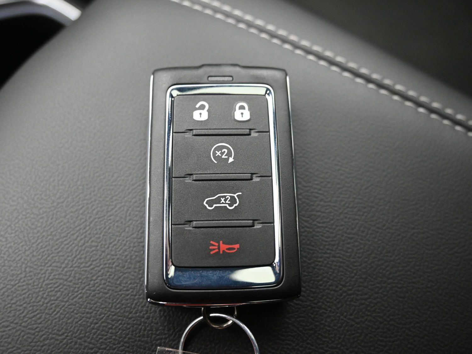 New 2026 Bright White Clearcoat Jeep Laredo Altitude image 30