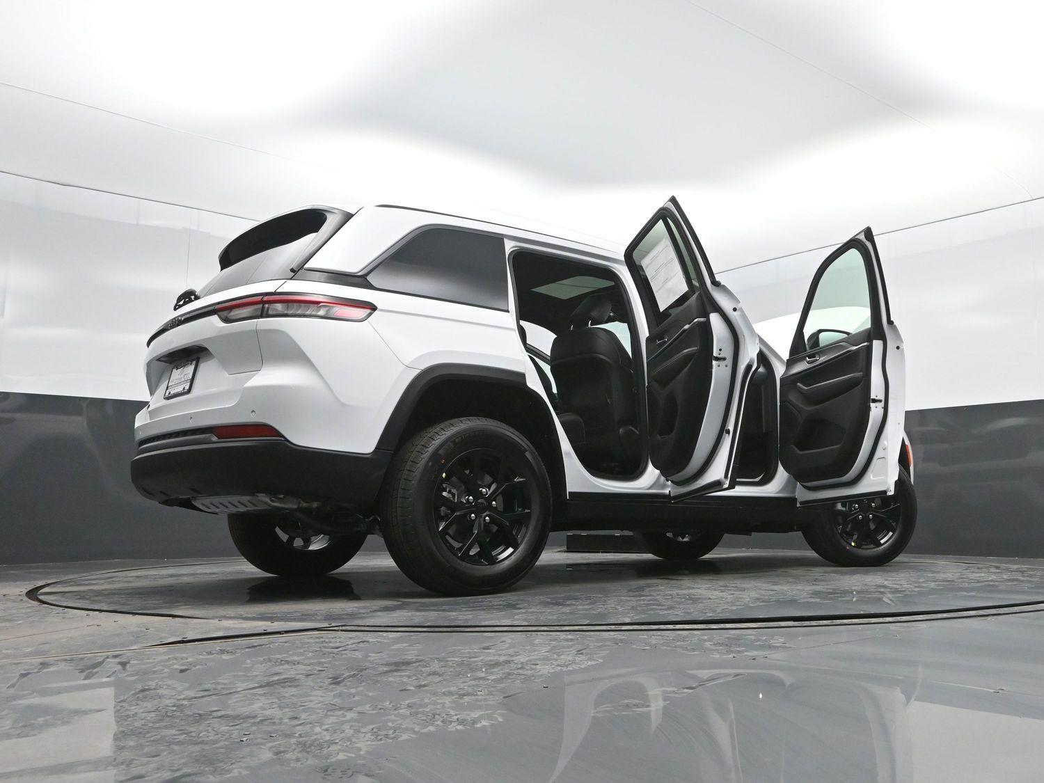 New 2026 Bright White Clearcoat Jeep Laredo Altitude image 47