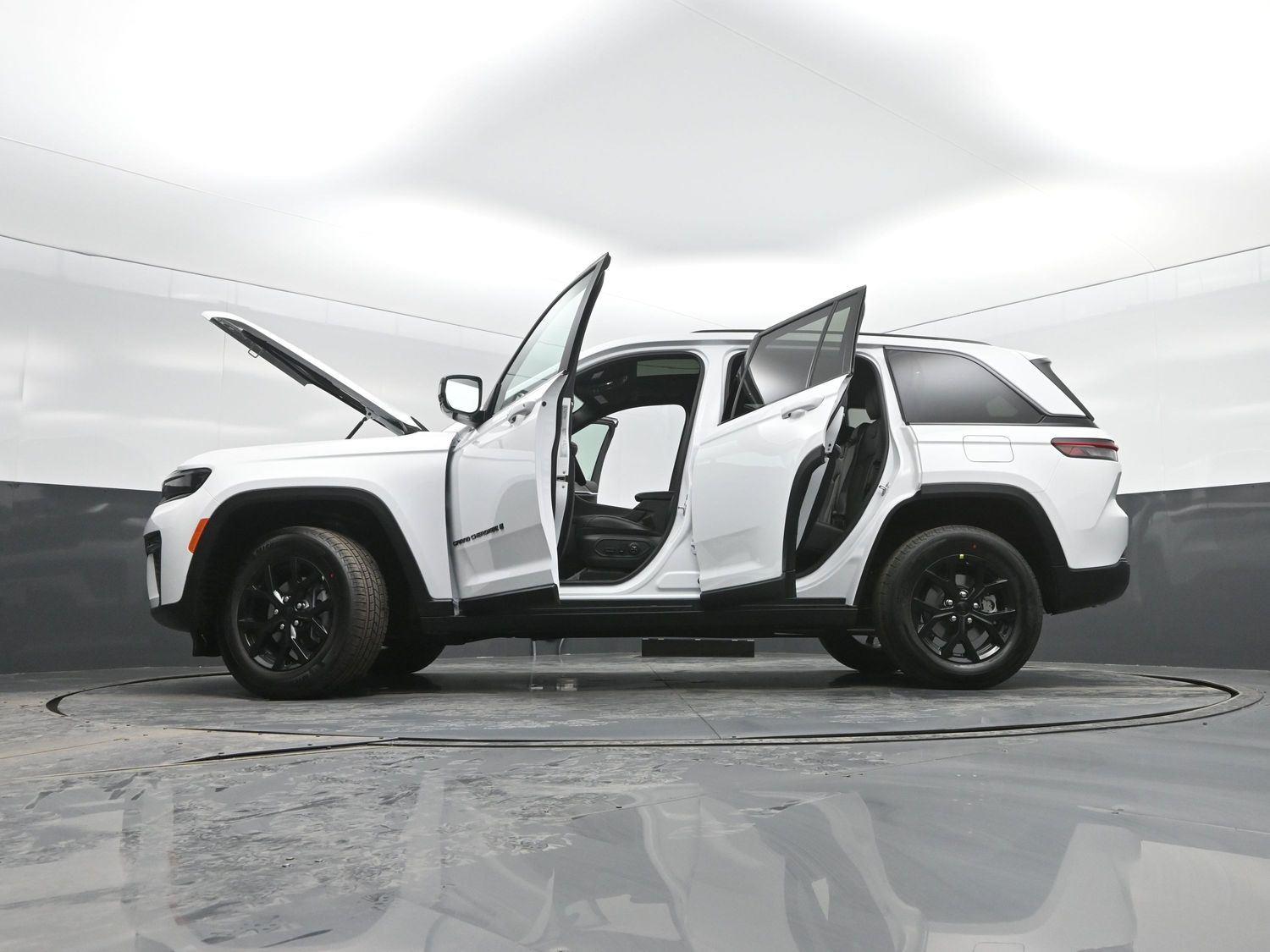 New 2026 Bright White Clearcoat Jeep Laredo Altitude image 48