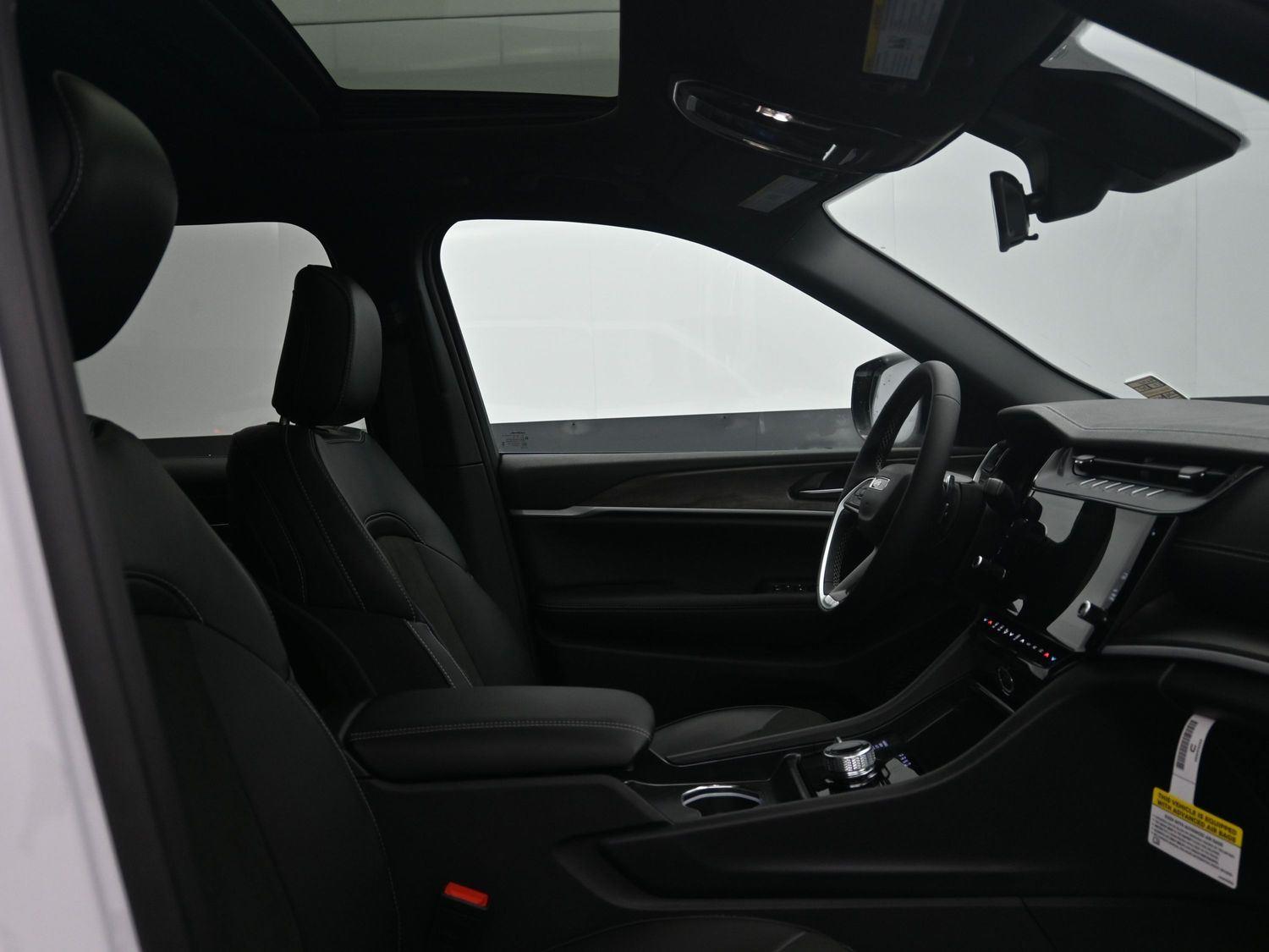 New 2026 Bright White Clearcoat Jeep Laredo Altitude image 8