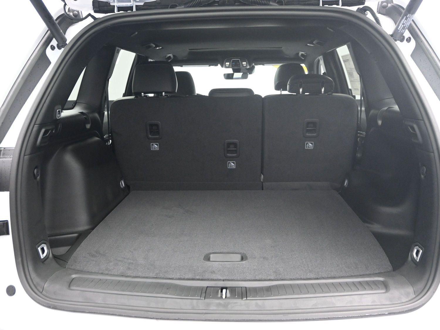 New 2026 Bright White Clearcoat Jeep Laredo Altitude image 13