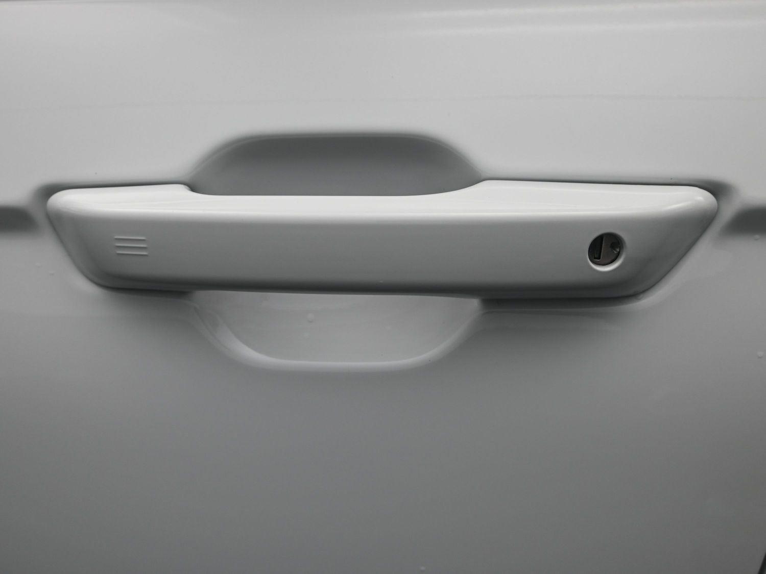 New 2026 Bright White Clearcoat Jeep Laredo Altitude image 14