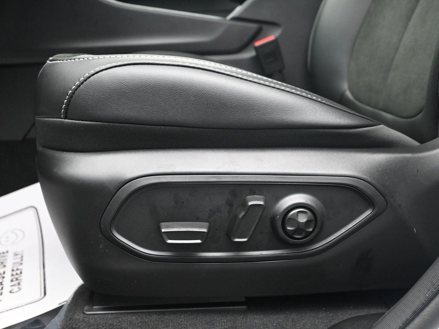 New 2026 Bright White Clearcoat Jeep Laredo Altitude image 16