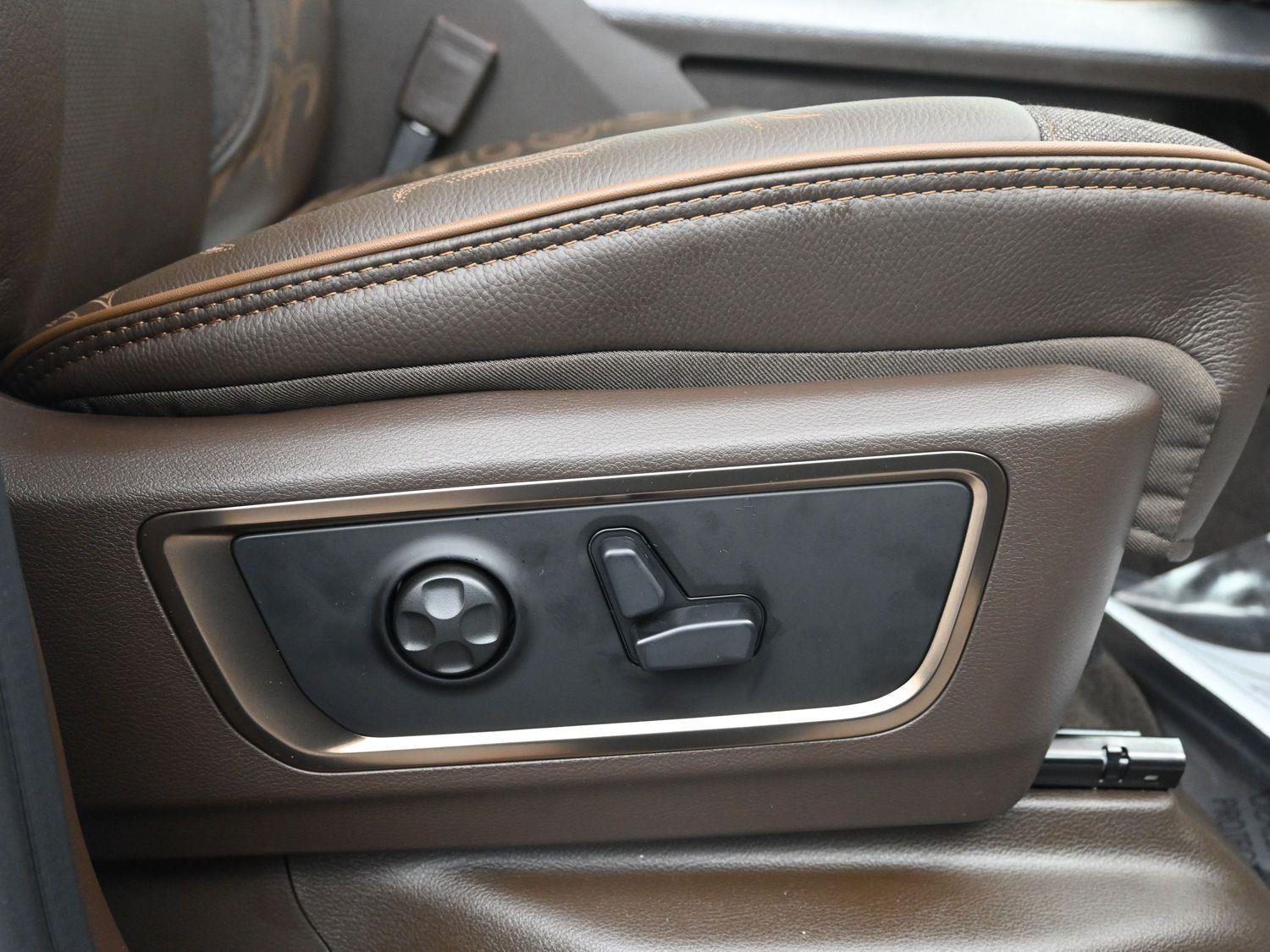 New 2026 Ivory White Tri-Coat Pearlcoat Ram Longhorn image 11