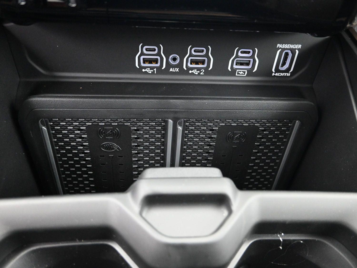 New 2026 Ivory White Tri-Coat Pearlcoat Ram Longhorn image 33