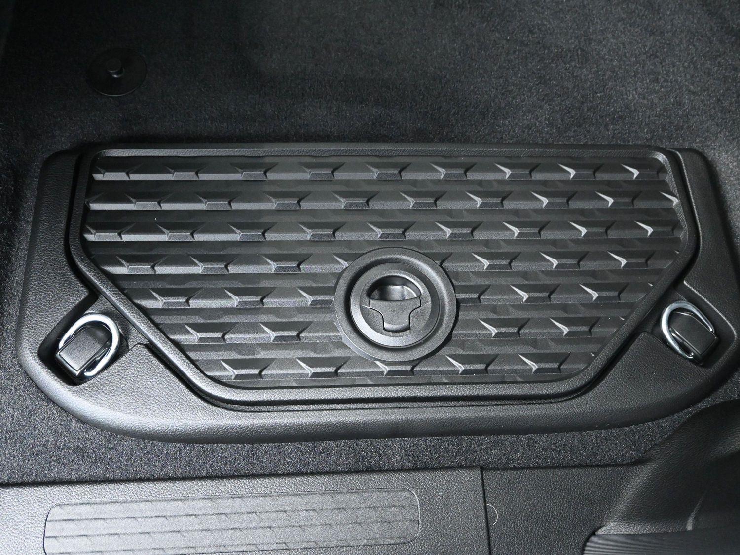 New 2026 Serrano Green Metallic Ram Big Horn image 13