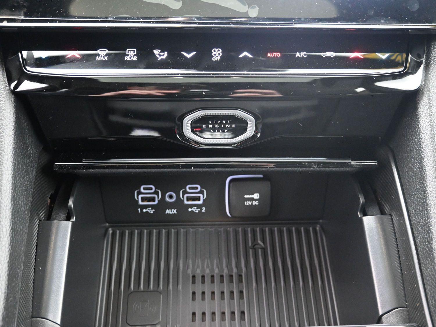 New 2026 Baltic Gray Metallic Clearcoat Jeep Laredo Altitude image 25