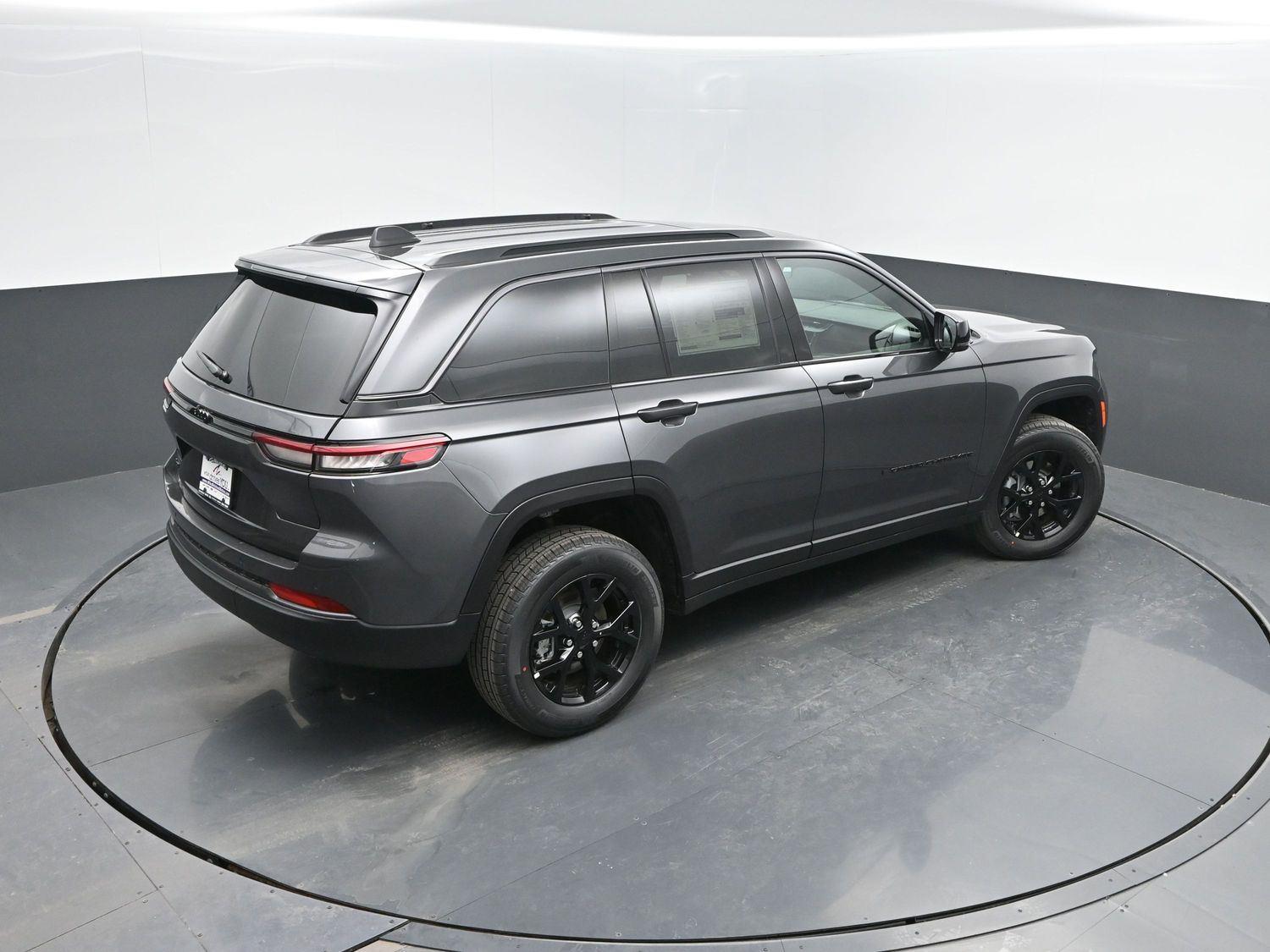 New 2026 Baltic Gray Metallic Clearcoat Jeep Laredo Altitude image 35