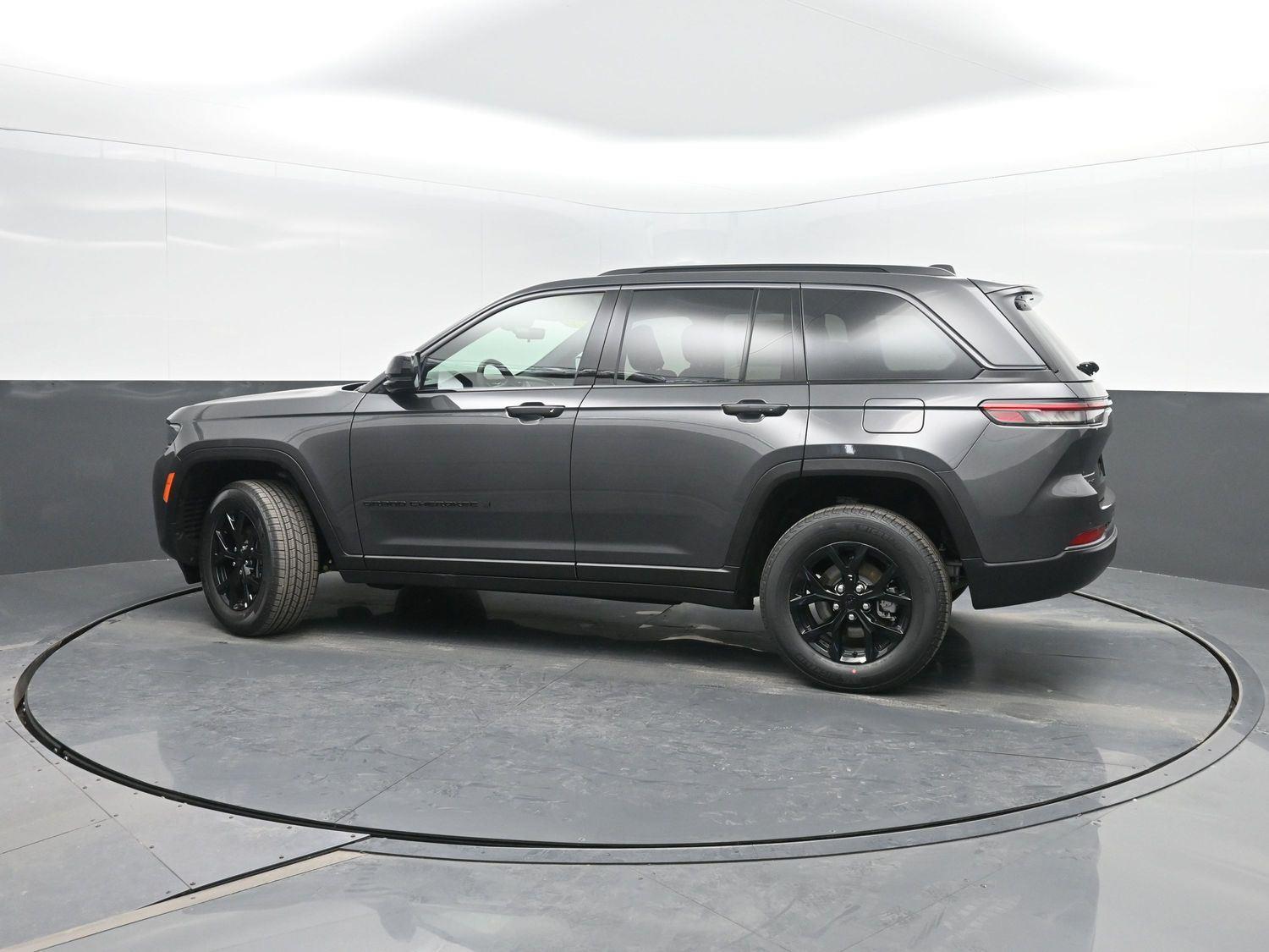 New 2026 Baltic Gray Metallic Clearcoat Jeep Laredo Altitude image 37