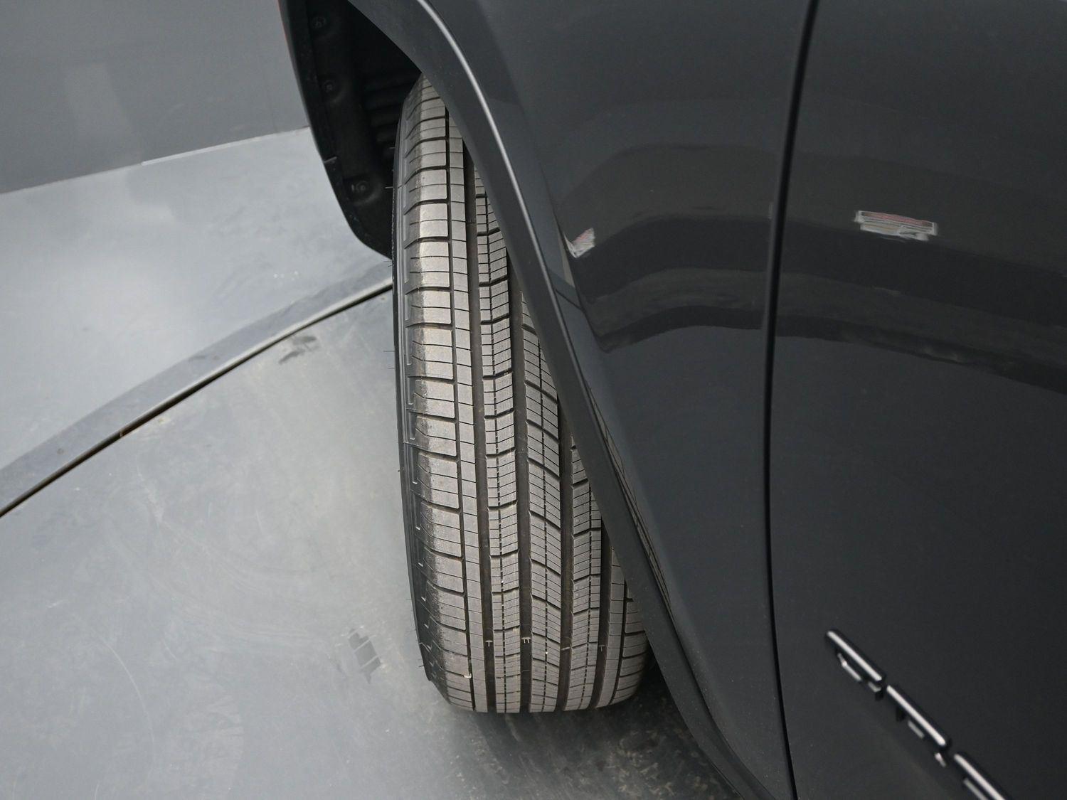 New 2026 Baltic Gray Metallic Clearcoat Jeep Laredo Altitude image 5