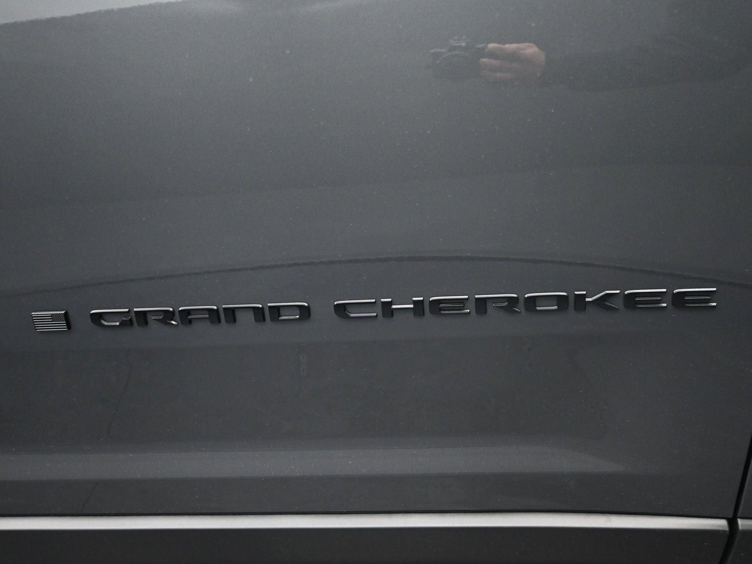 New 2026 Baltic Gray Metallic Clearcoat Jeep Laredo Altitude image 6