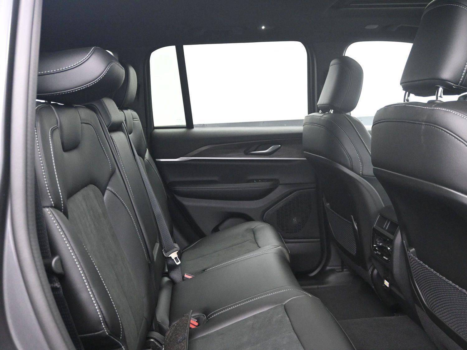 New 2026 Baltic Gray Metallic Clearcoat Jeep Laredo Altitude image 10