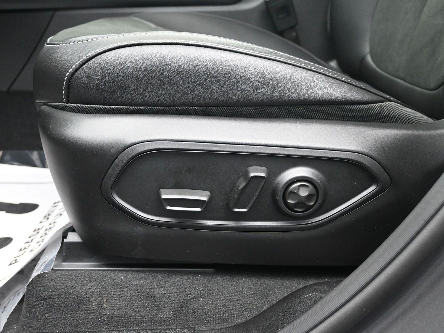 New 2026 Baltic Gray Metallic Clearcoat Jeep Laredo Altitude image 16