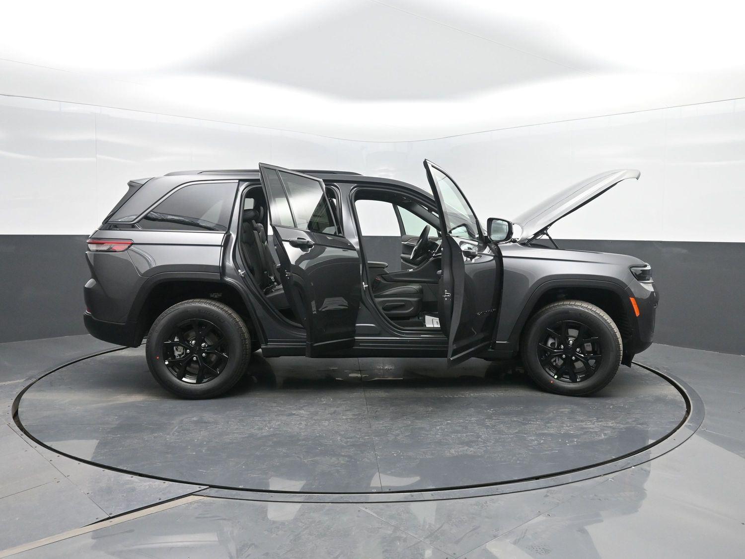 New 2026 Baltic Gray Metallic Clearcoat Jeep Laredo Altitude image 44