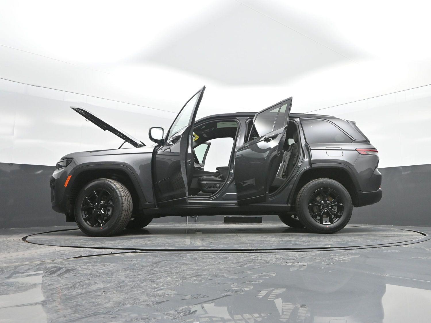 New 2026 Baltic Gray Metallic Clearcoat Jeep Laredo Altitude image 47