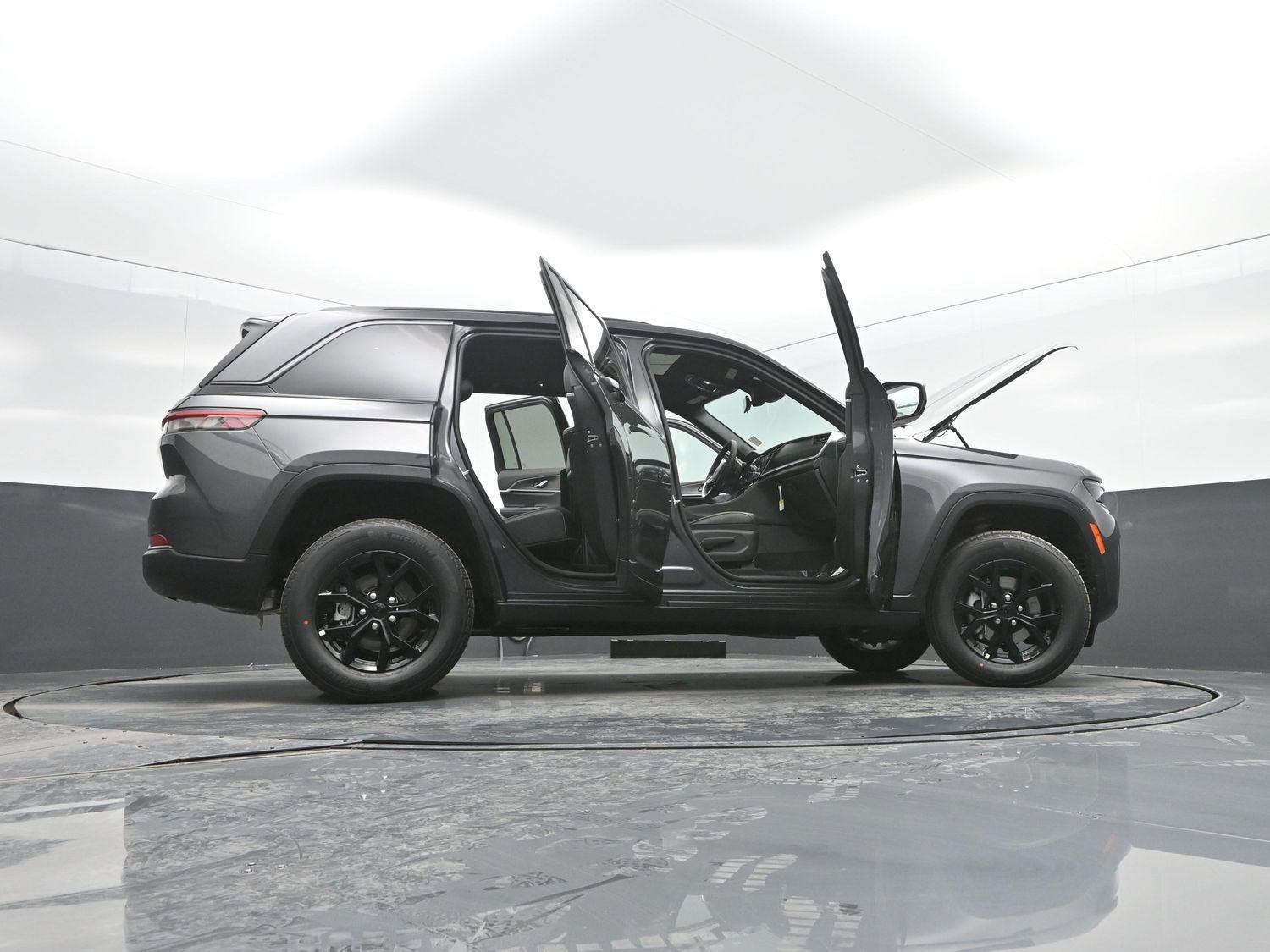 New 2026 Baltic Gray Metallic Clearcoat Jeep Laredo Altitude image 48